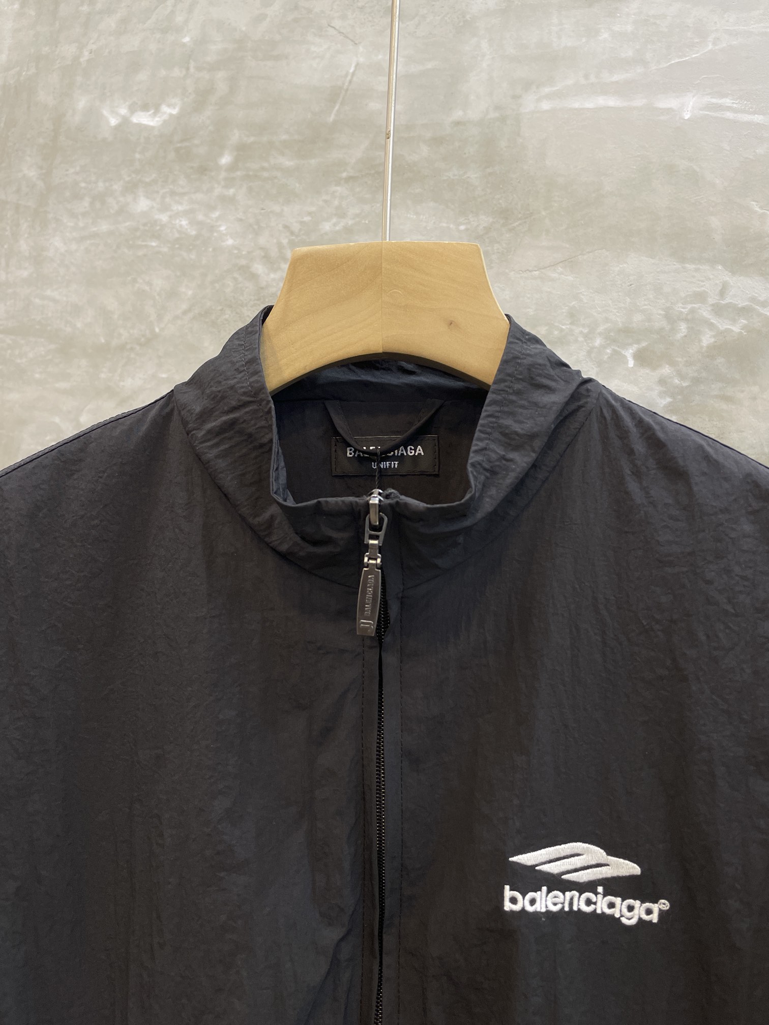 Balenciaga 3B Sports Icon Small Fit Tracksuit Jacket Black/White Logo（704505TKO481000）