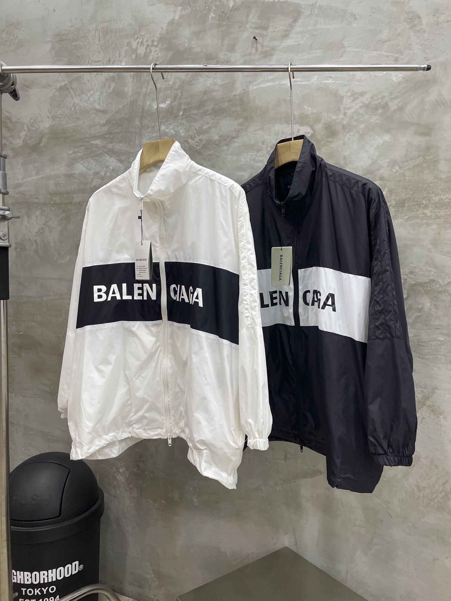 Balenciaga Zip-Up Jacket  (725302TPO061000）