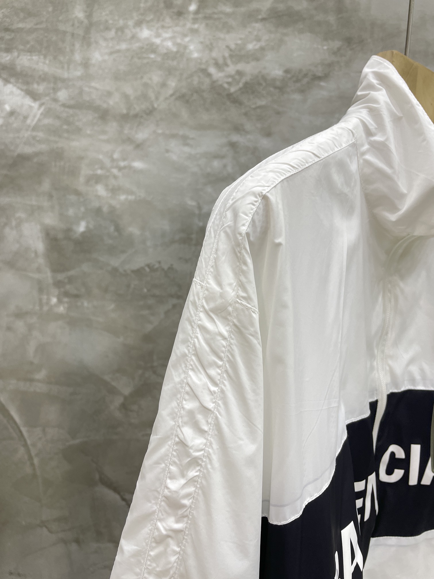 Balenciaga Zip-Up Jacket  (725302TPO061000）