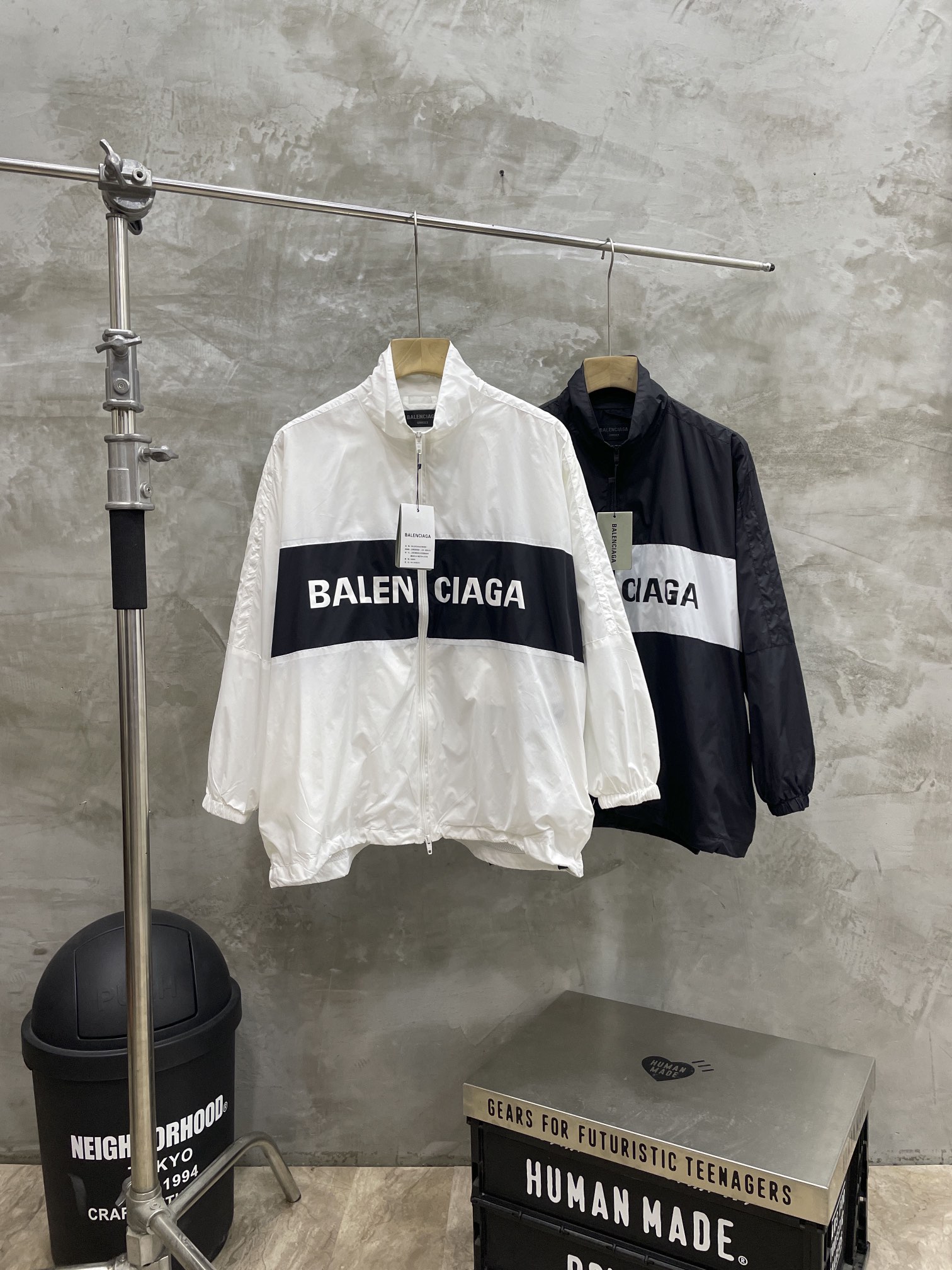 Balenciaga Zip-Up Jacket  (725302TPO061000）
