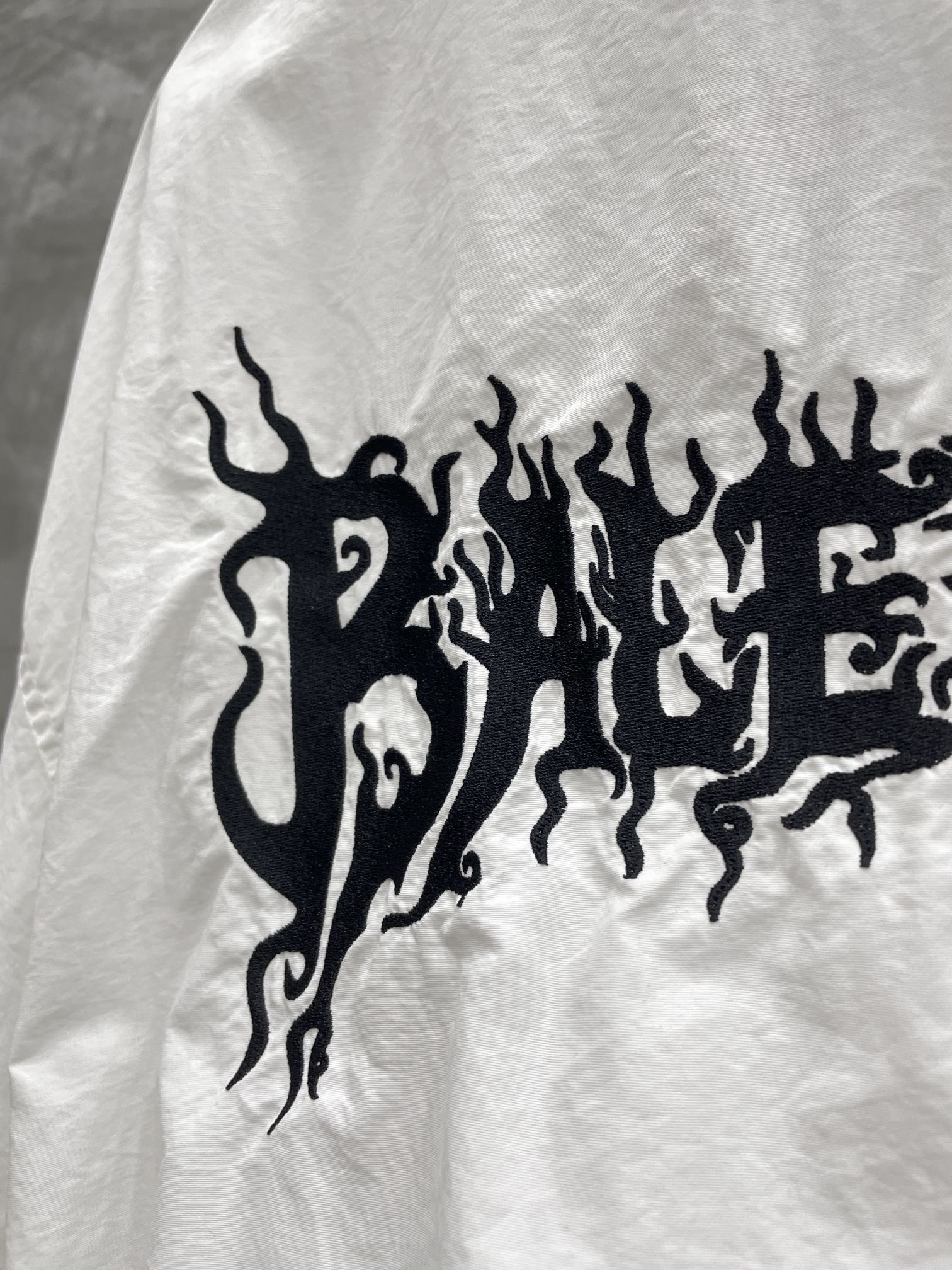 Balenciaga Diy Metal Outline Tracksuit Jacket  (773063TNQ251000）