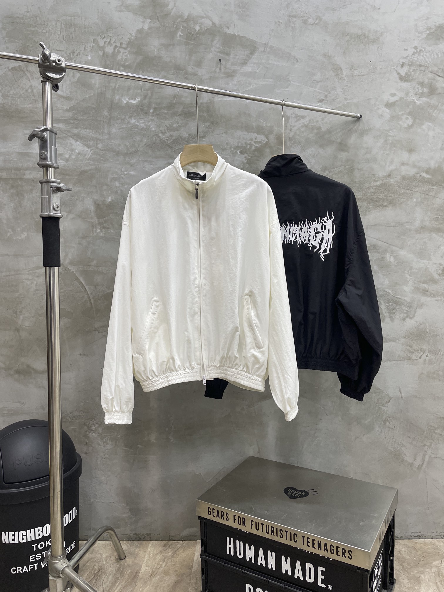 Balenciaga Diy Metal Outline Tracksuit Jacket  (773063TNQ251000）
