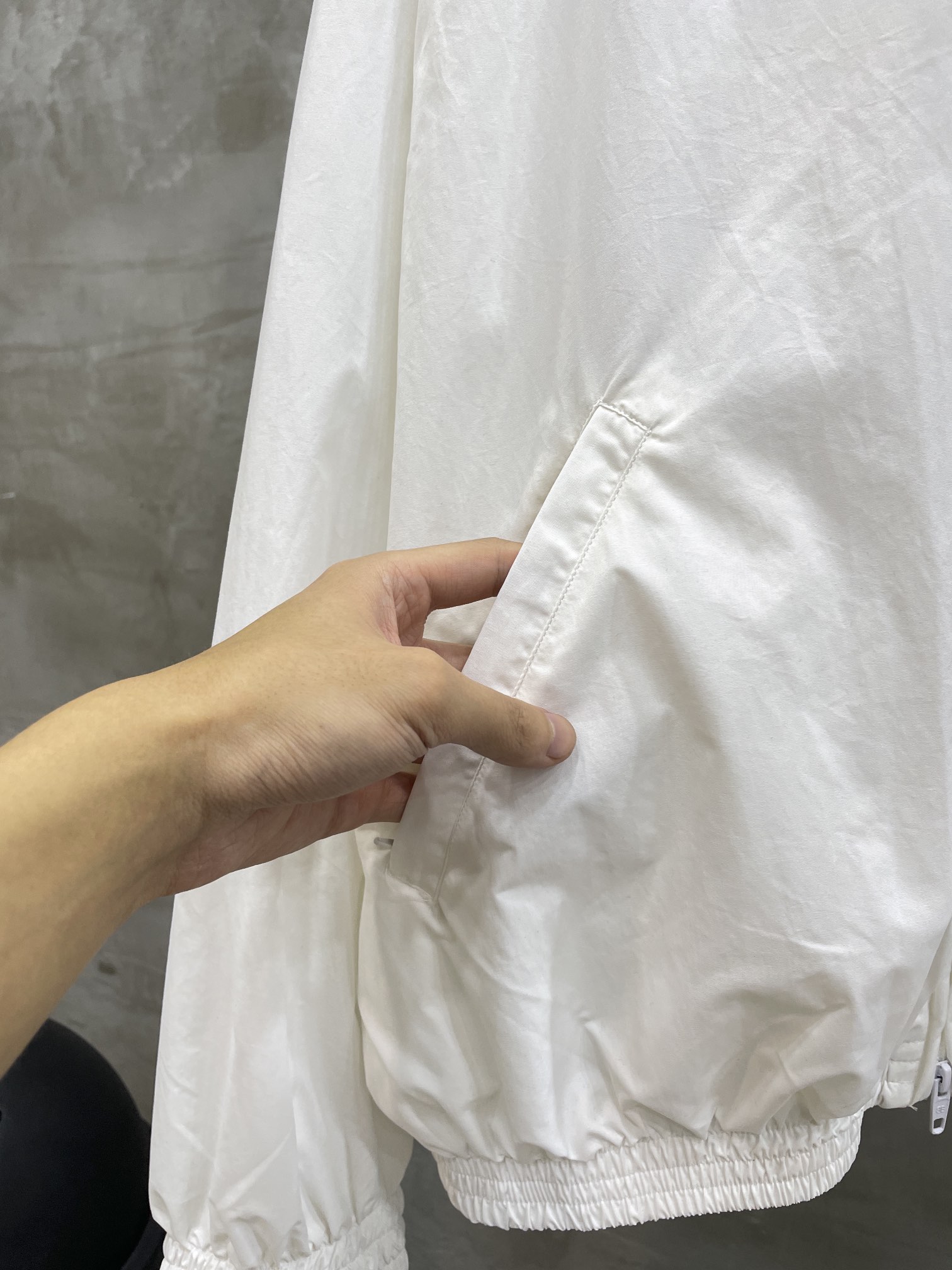 BALENCIAGAREGULAR TRACKSUIT jacket with logo (790745TPQ381000）