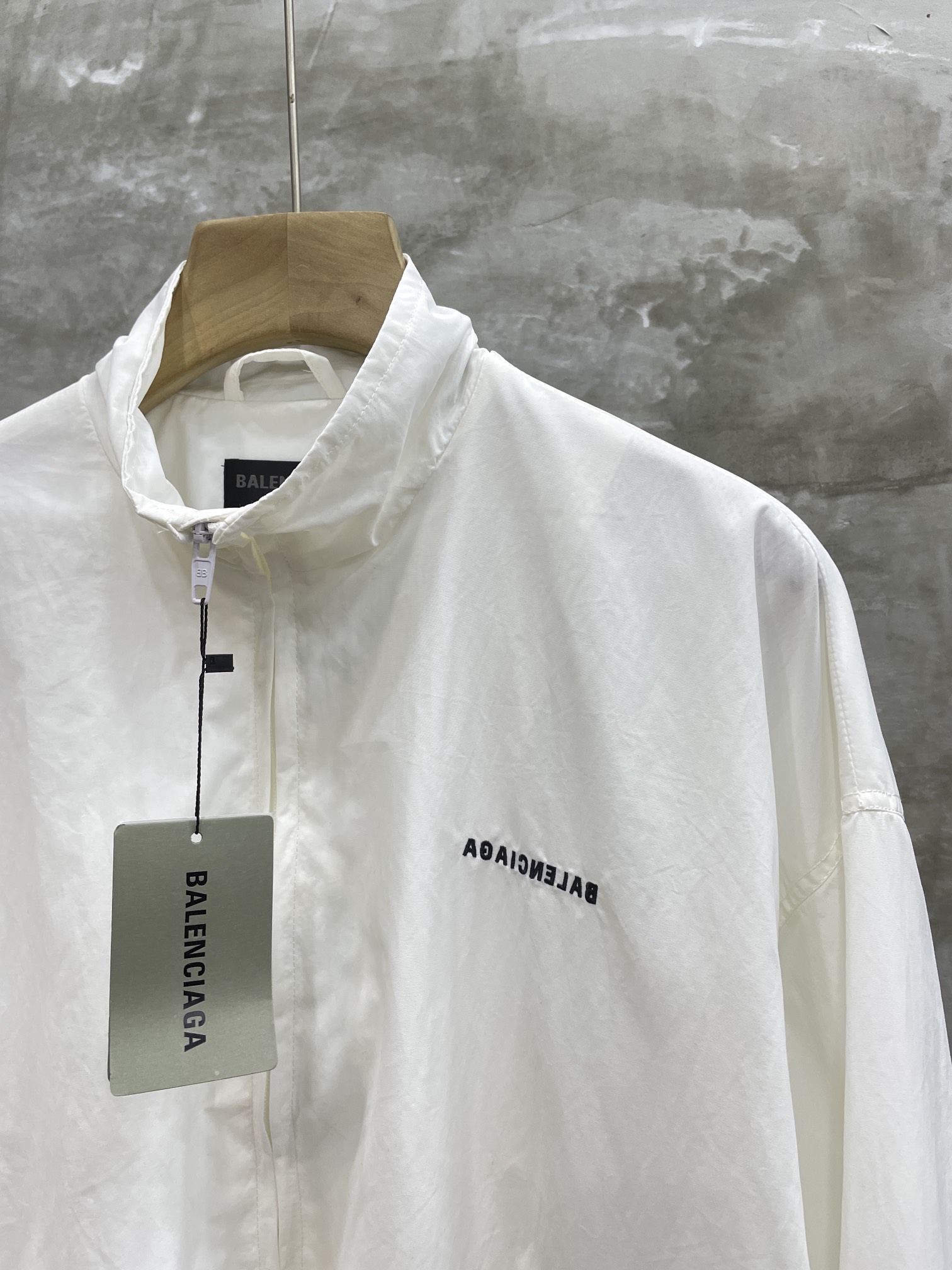 BALENCIAGAREGULAR TRACKSUIT jacket with logo (790745TPQ381000）