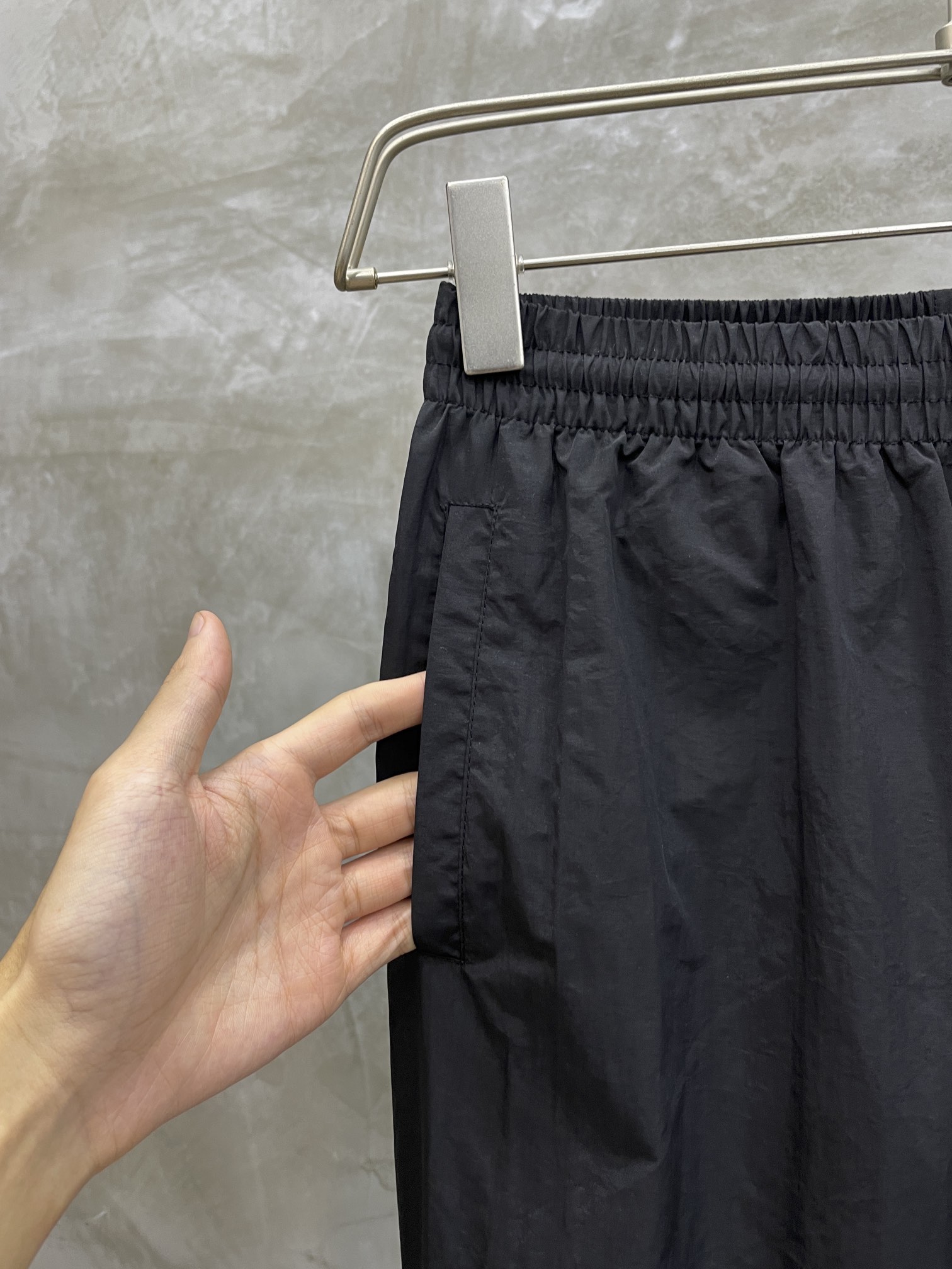 BALENCIAGA TRACKSUIT regular fit trousers (791061TPQ381000）