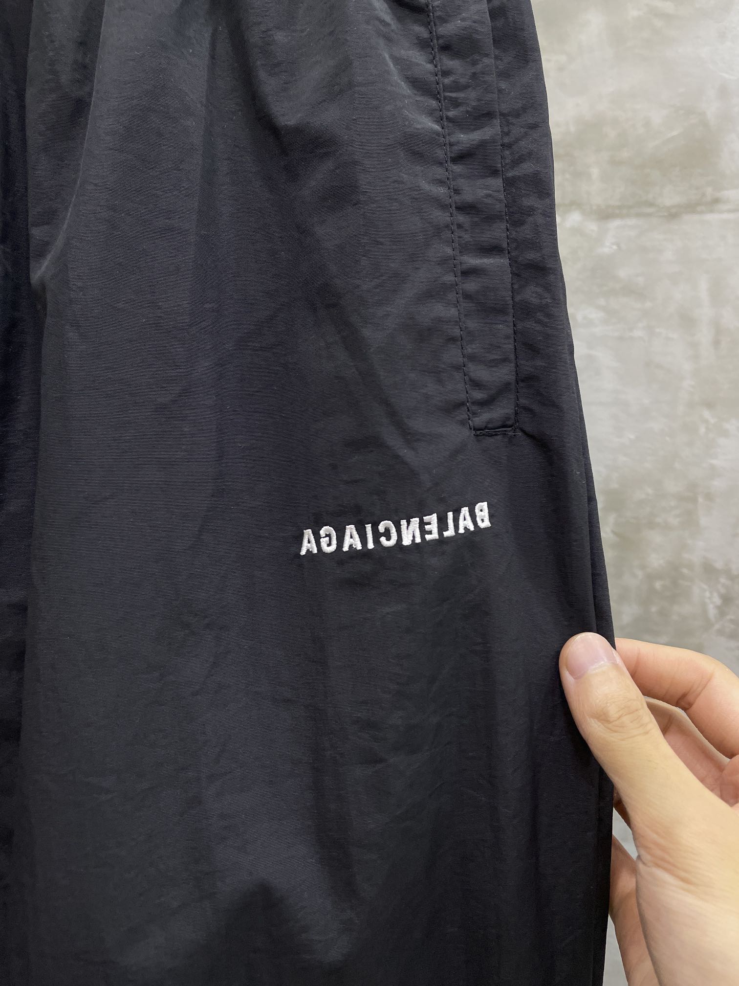 BALENCIAGA TRACKSUIT regular fit trousers (791061TPQ381000）