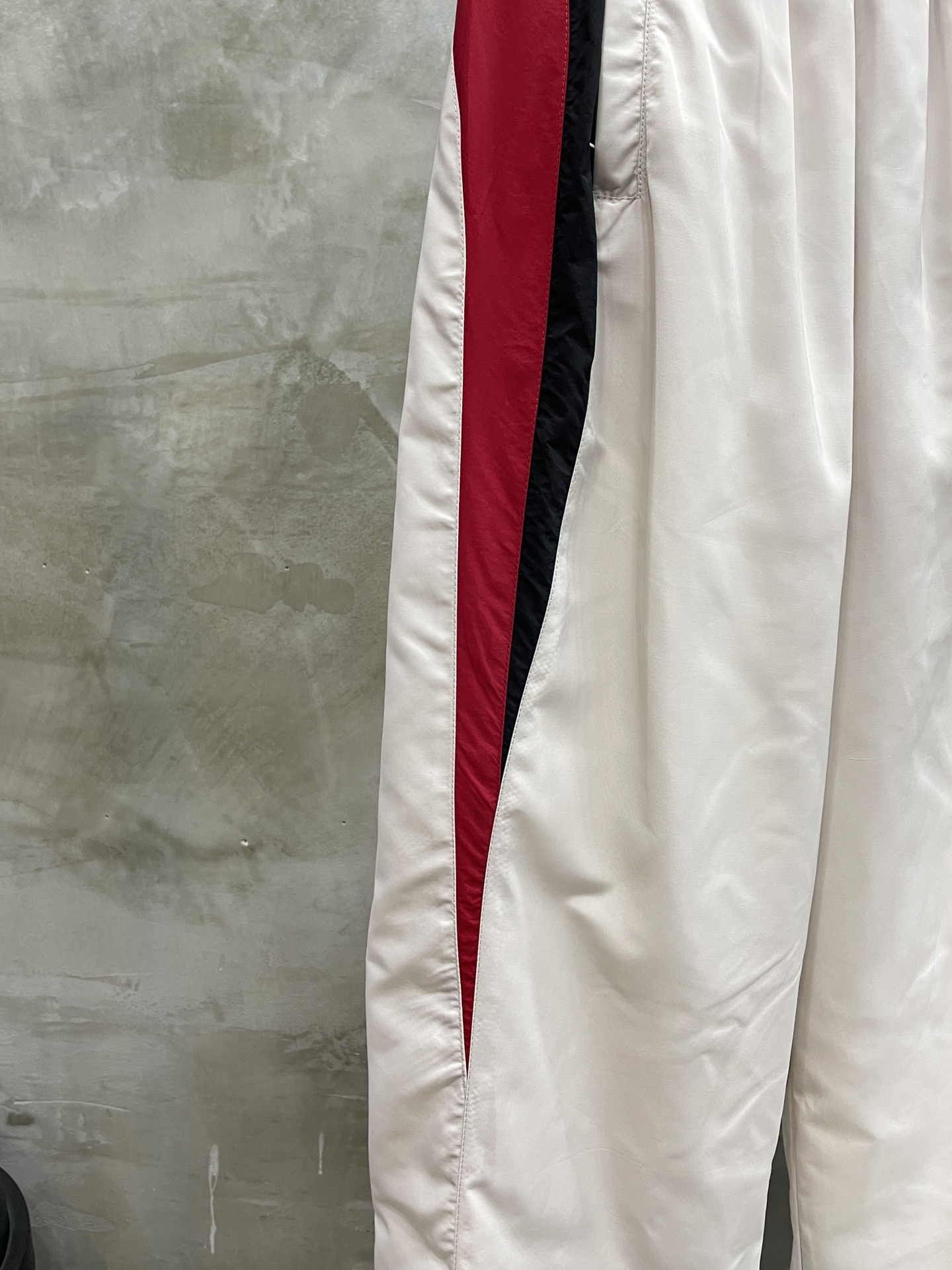 Balenciaga  Tracksuit Pants (790985TPQ38）