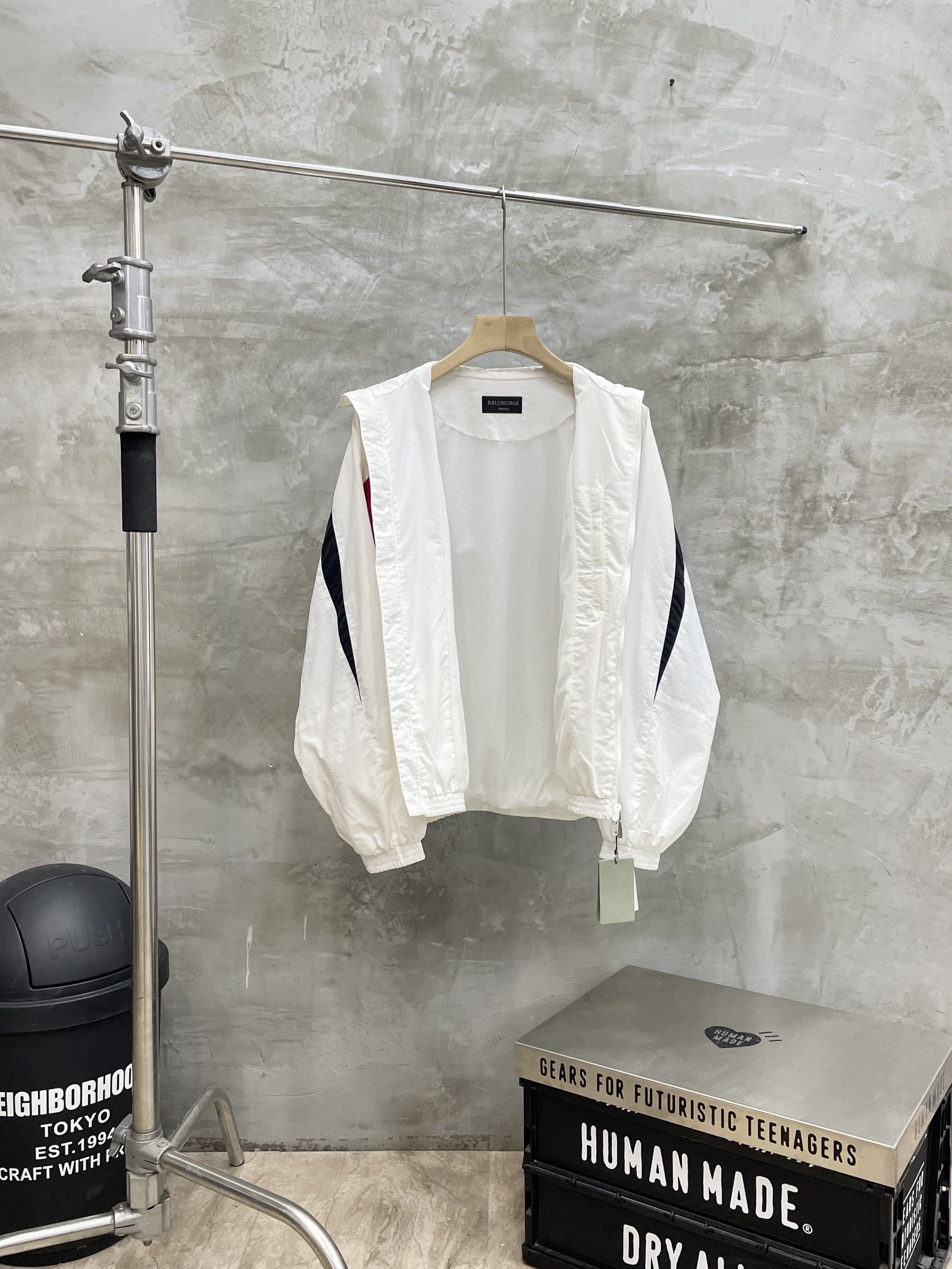 BALENCIAGA 3B SPORTS ICON TRACKSUIT Jacket with Logo (746483TPQ386610）