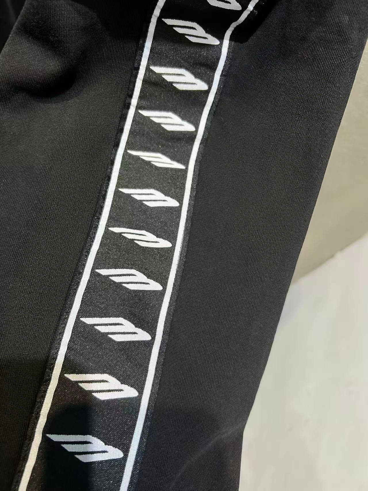 BALENCIAGA Men Straight Pants  (846917TTVP75466）