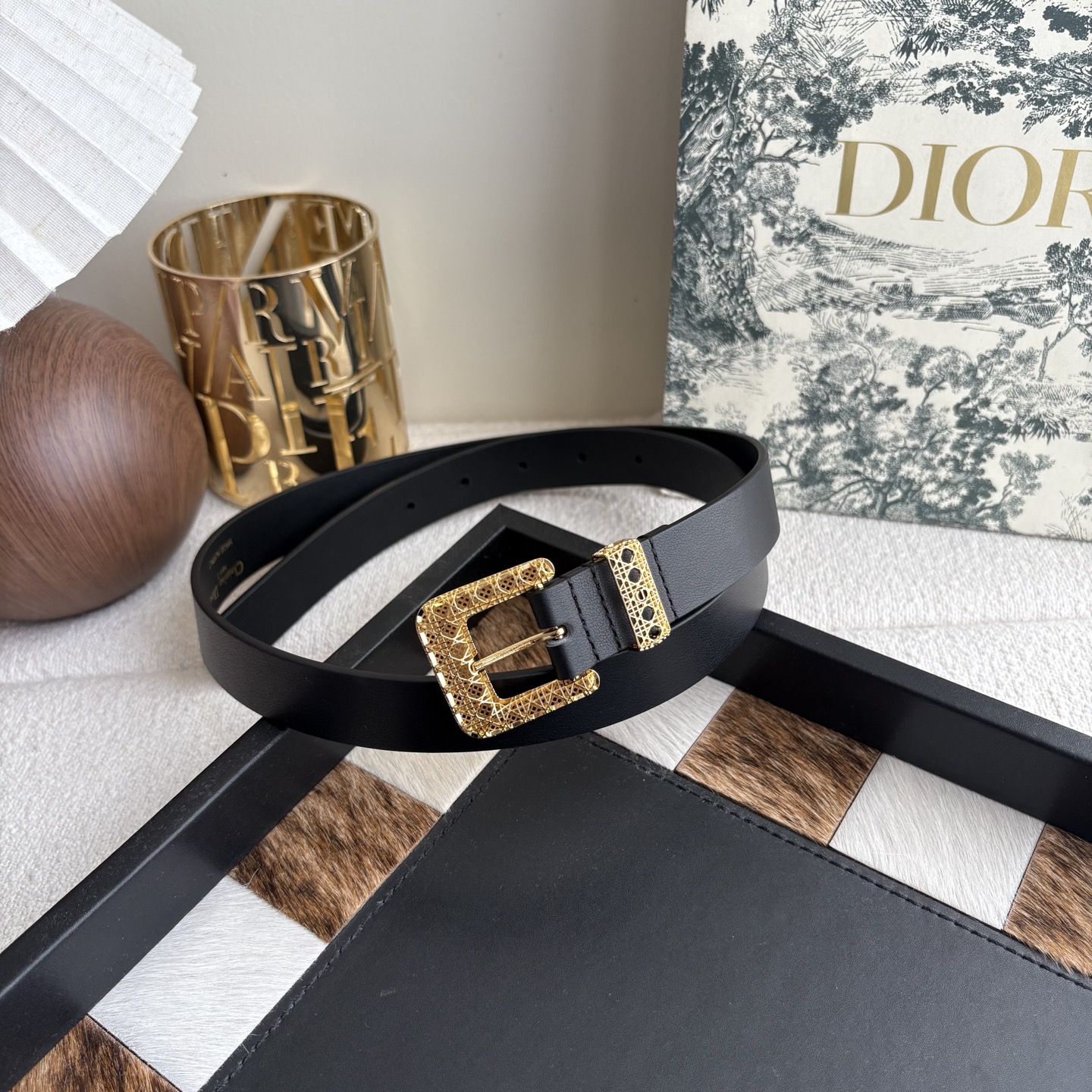DIOR metal buckle belt（B0745QVWVM900）