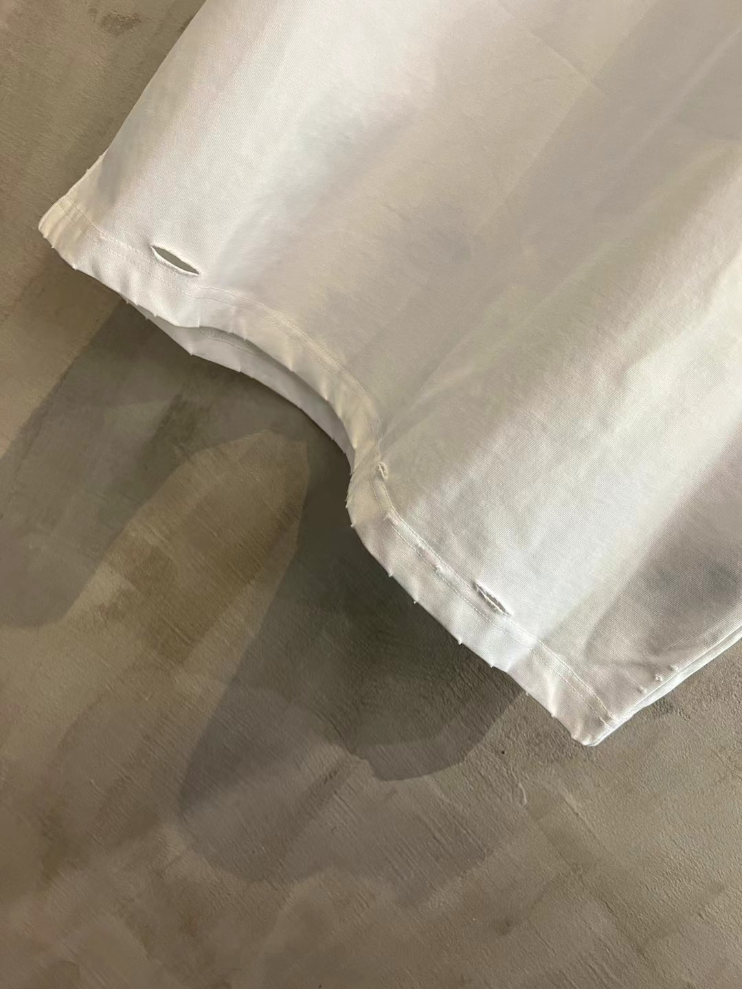 Balenciaga Logo Print Distressed Oversized T-Shirt（787349TRVT9-1041）