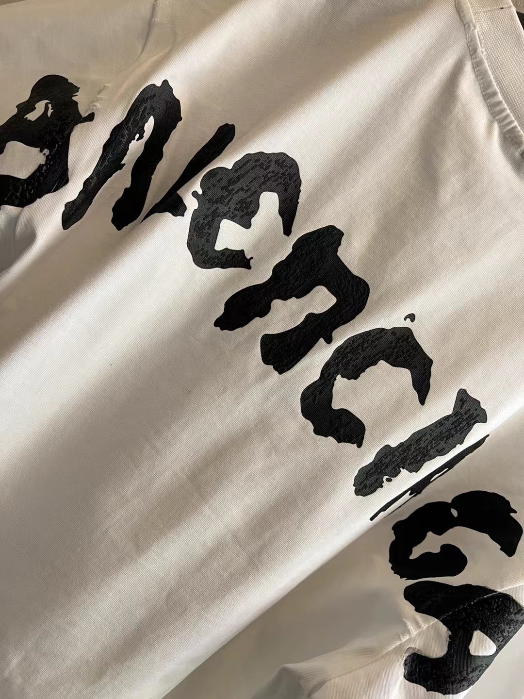 Balenciaga Logo Print Distressed Oversized T-Shirt（787349TRVT9-1041）