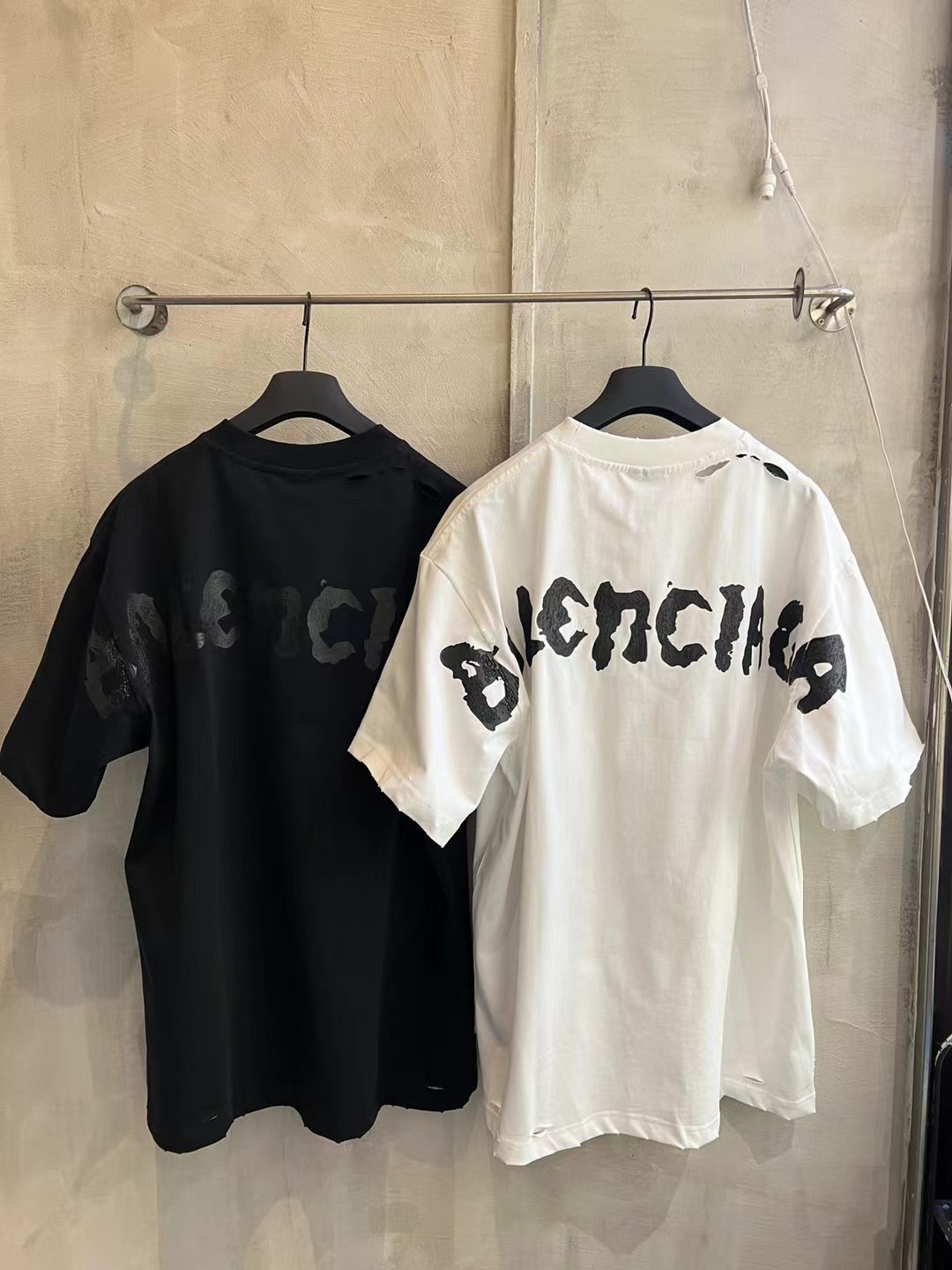 Balenciaga Logo Print Distressed Oversized T-Shirt（787349TRVT9-1041）