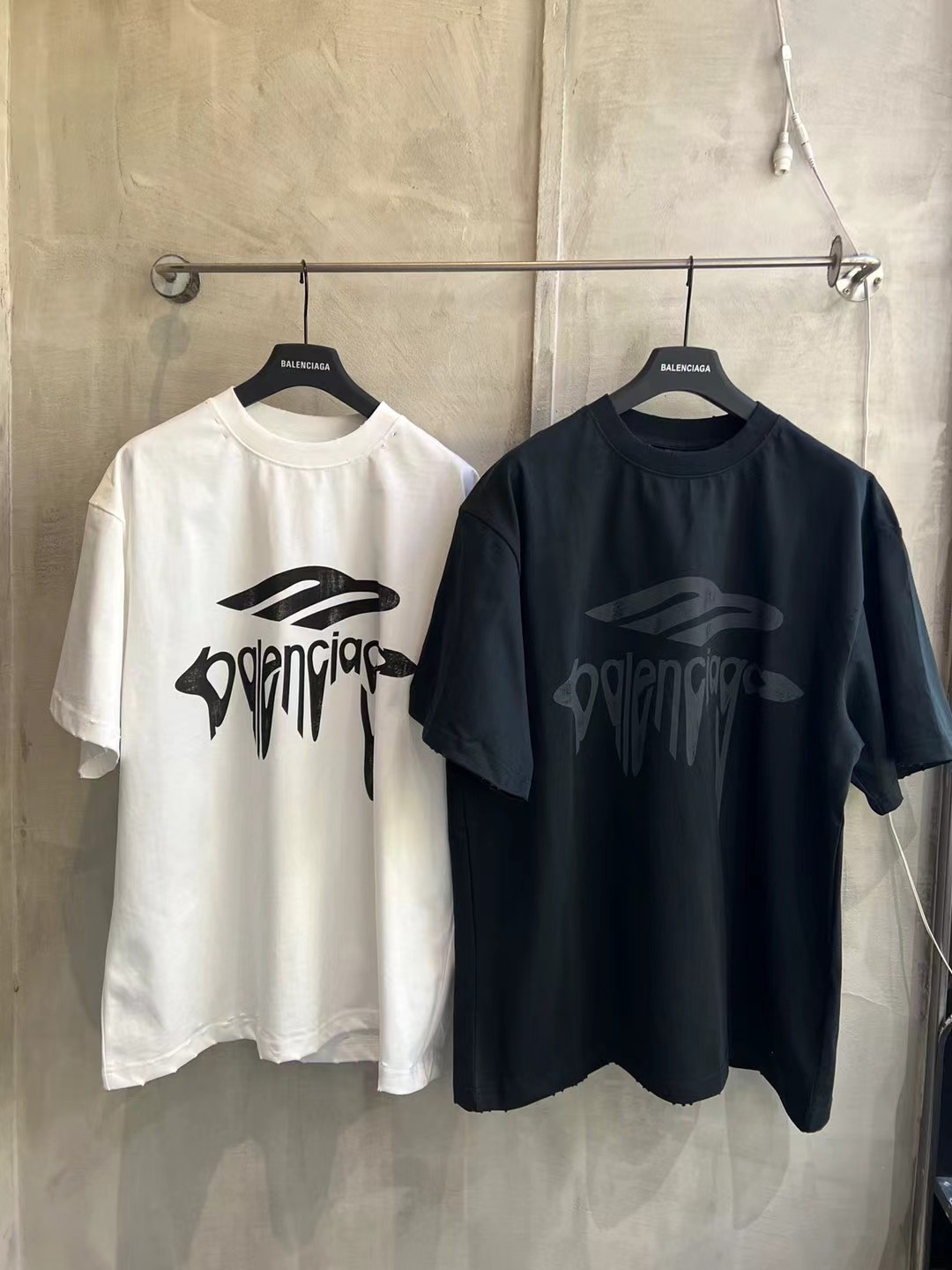 BALENCIAGA Men's 3B Liquefied T-Shirt Oversized "White"（787349TRVS89081）