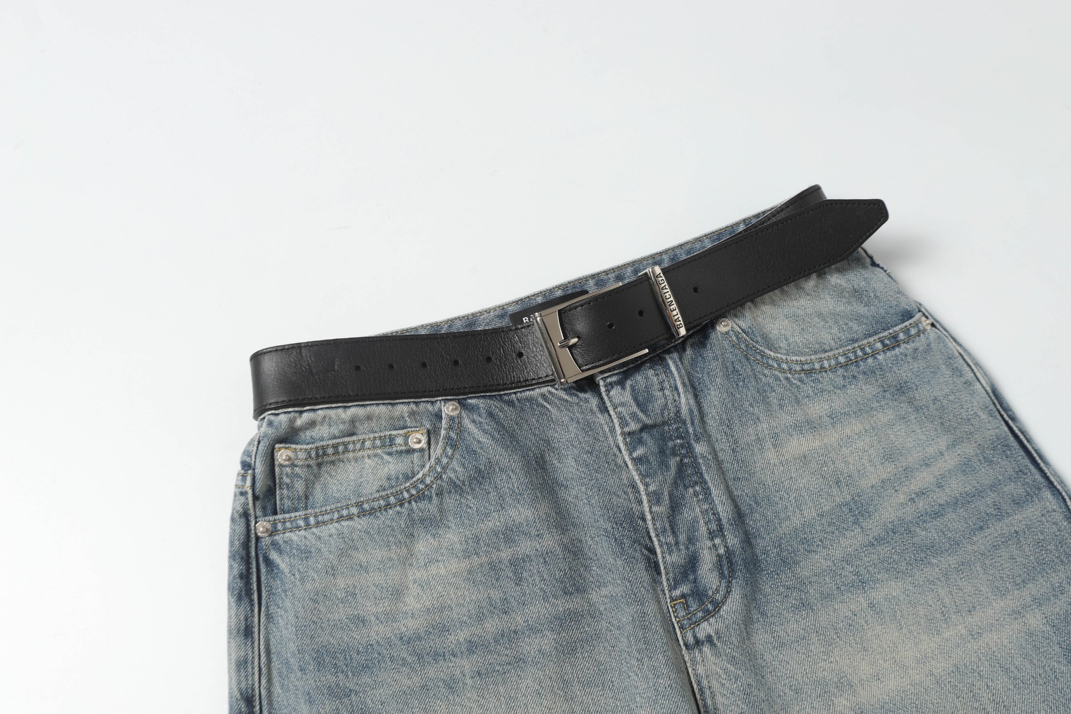 BALENCIAGA*Selvedge organic denim pants with integrated belt（794217TQW556379）