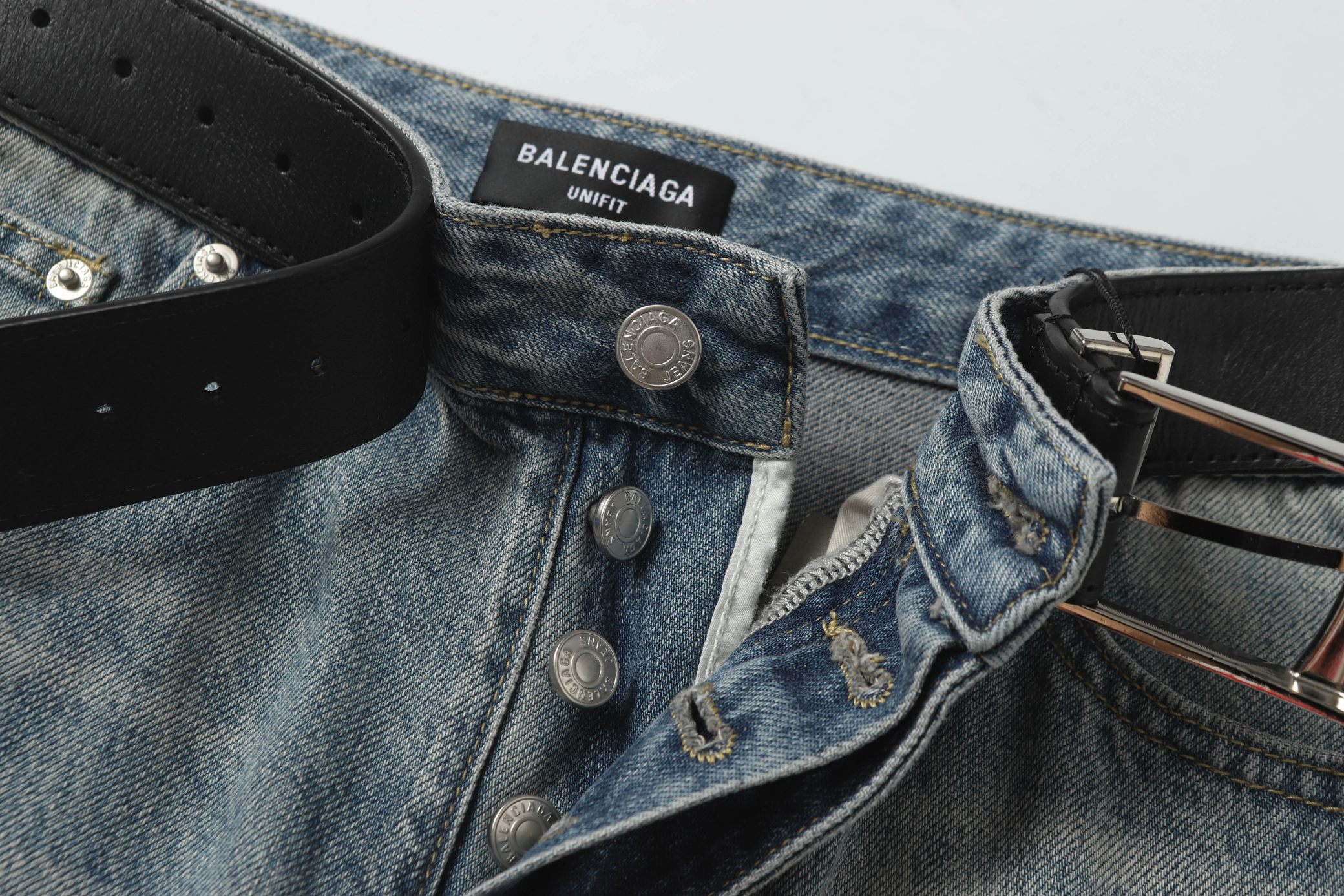 BALENCIAGA*Selvedge organic denim pants with integrated belt（794217TQW556379）