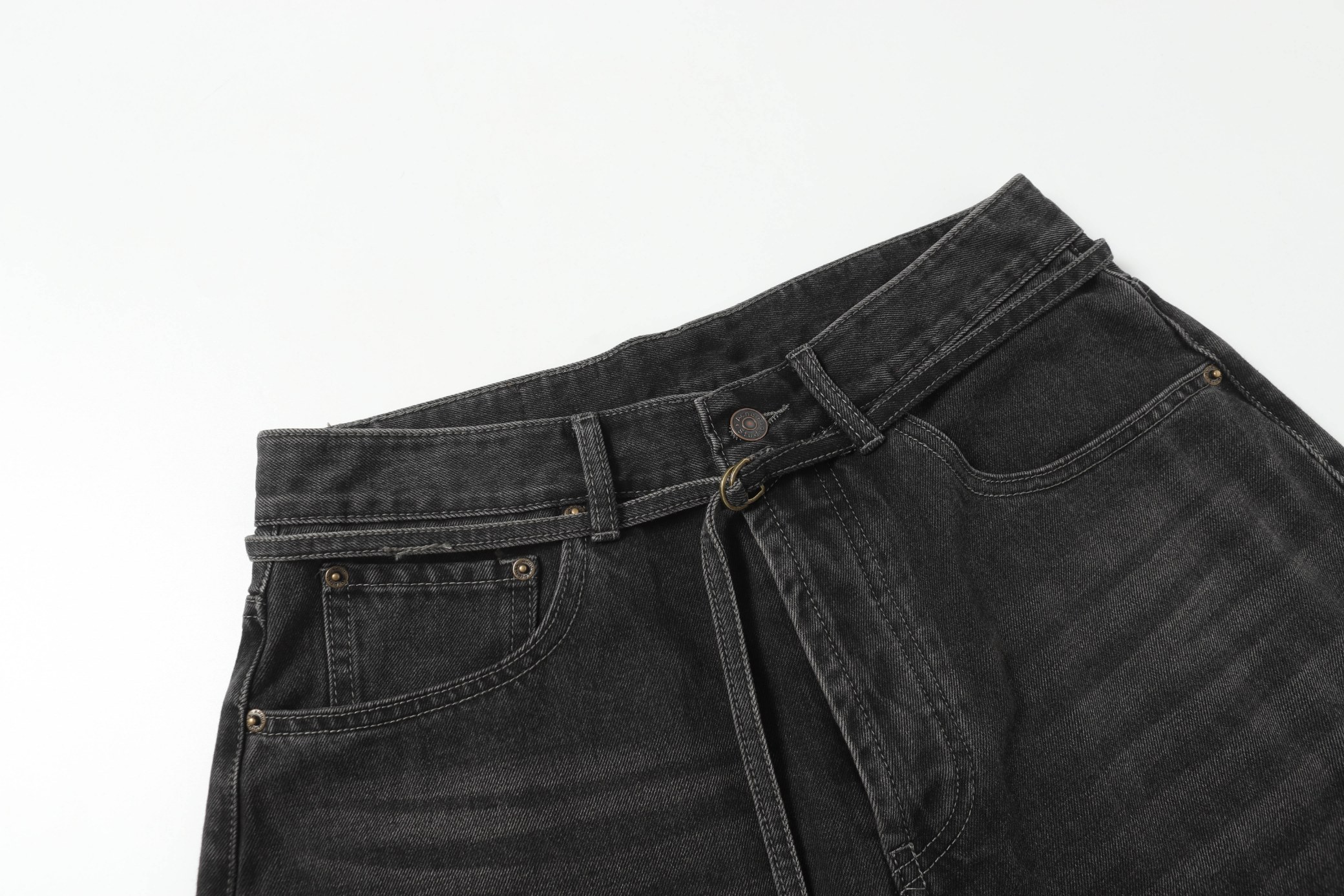 Acne Studios Mid Rise Wide Leg Denim Shorts (A00379-M03）