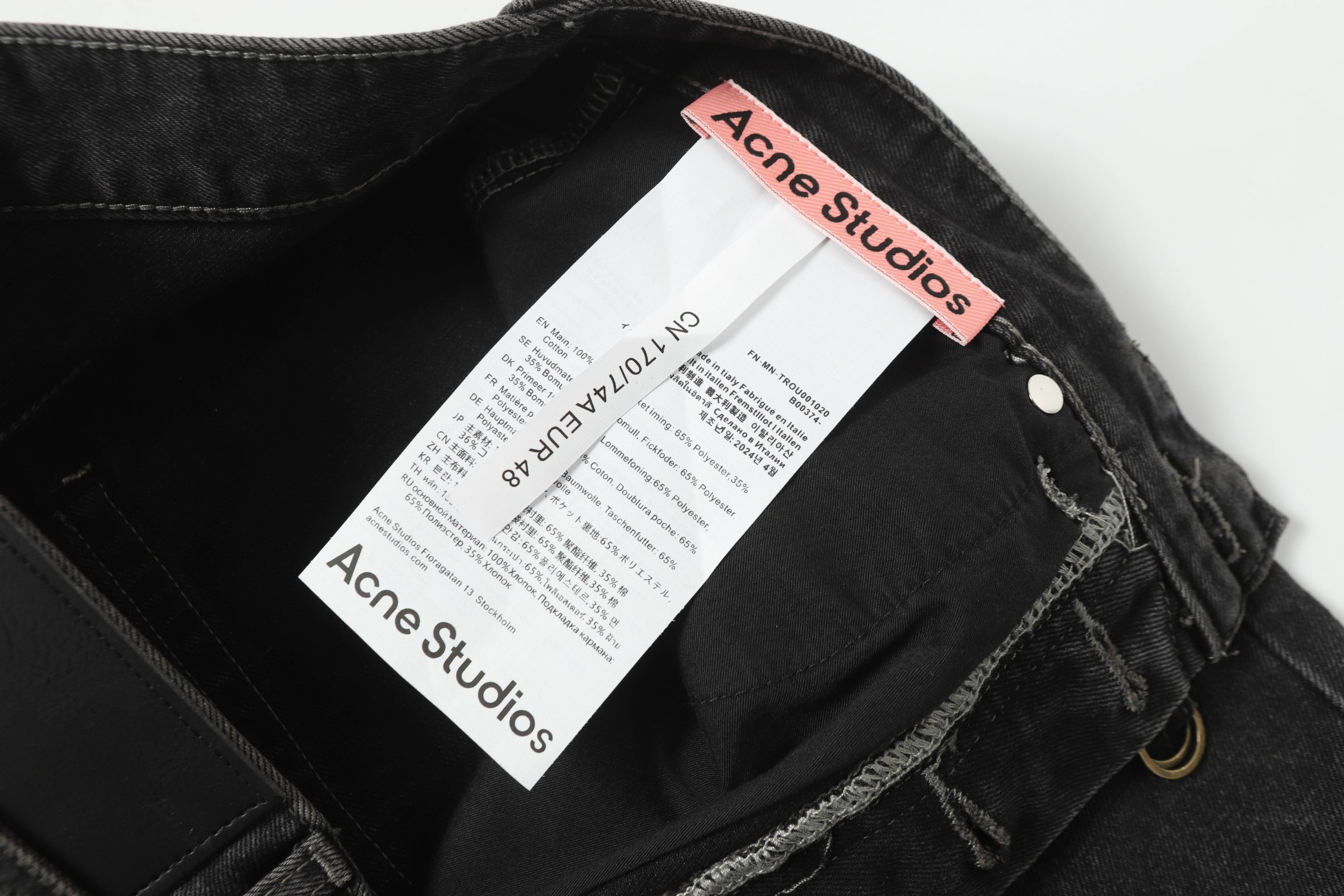 Acne Studios Mid Rise Wide Leg Denim Shorts (A00379-M03）