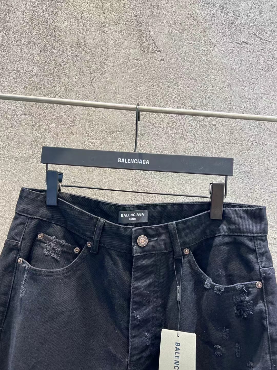 BALENCIAGA Ripped Medium Fit Pants（745151TNW111672）