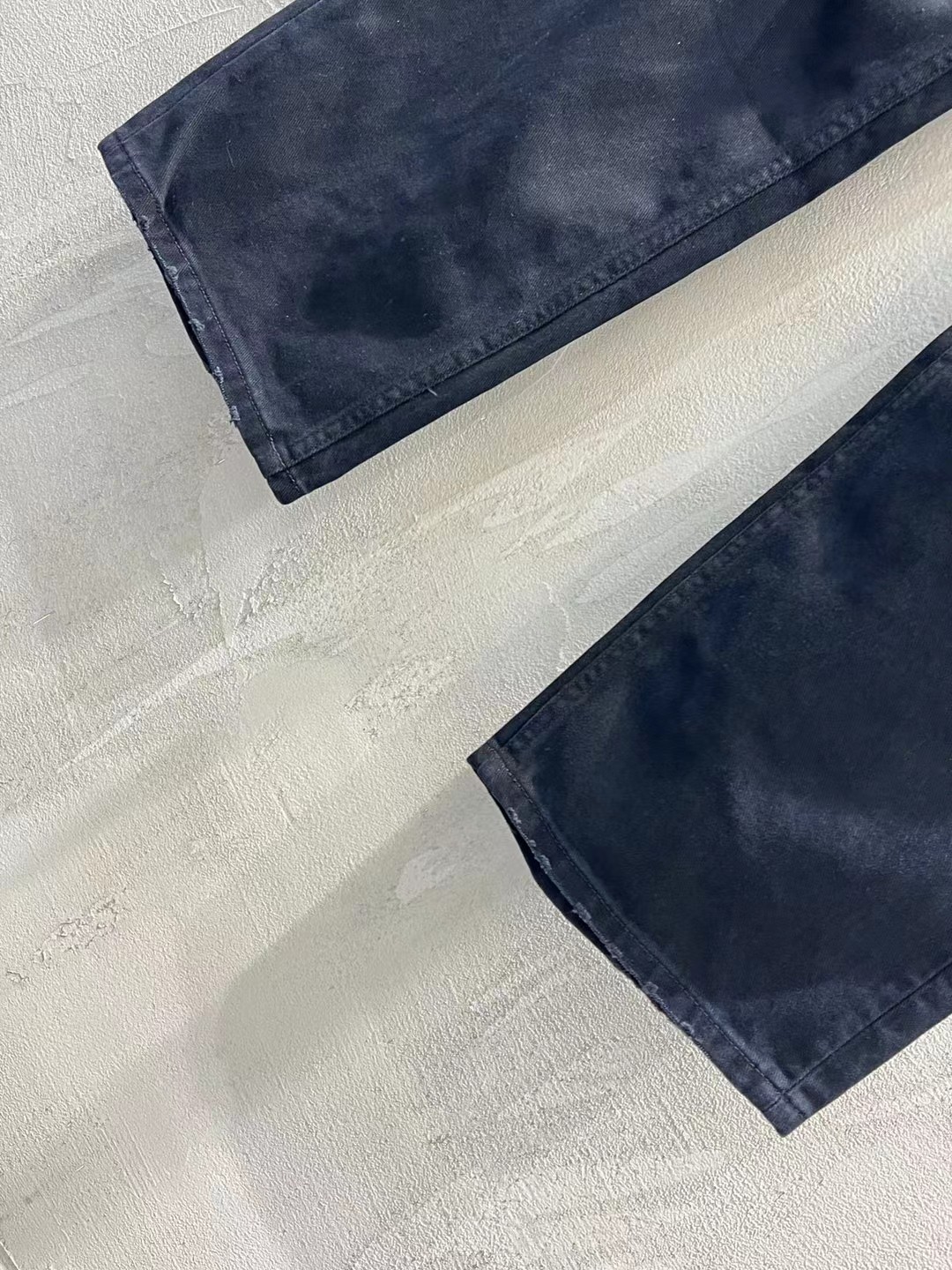 BALENCIAGA Ripped Medium Fit Pants（745151TNW111672）