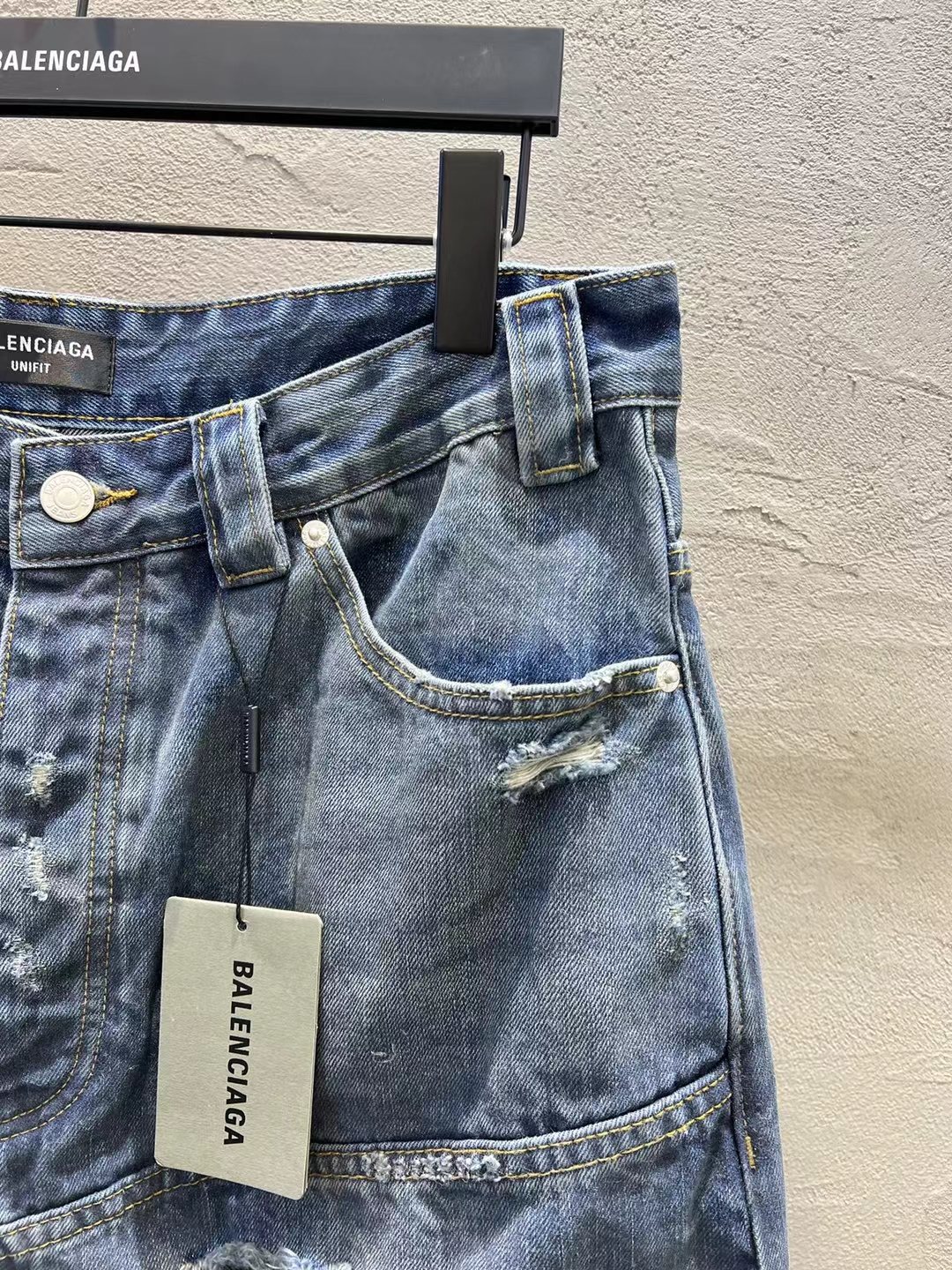 BALENCIAGA Men's Distressed Baggy Shorts "Blue"（831689TSW714011）