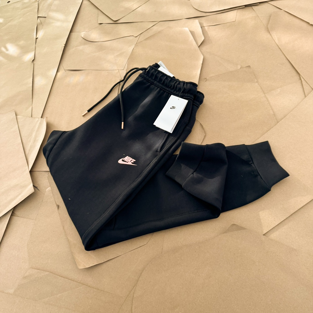 Nike x Central Cee Tech Fleece Jogger Pants "Black"（HQ3749-010）