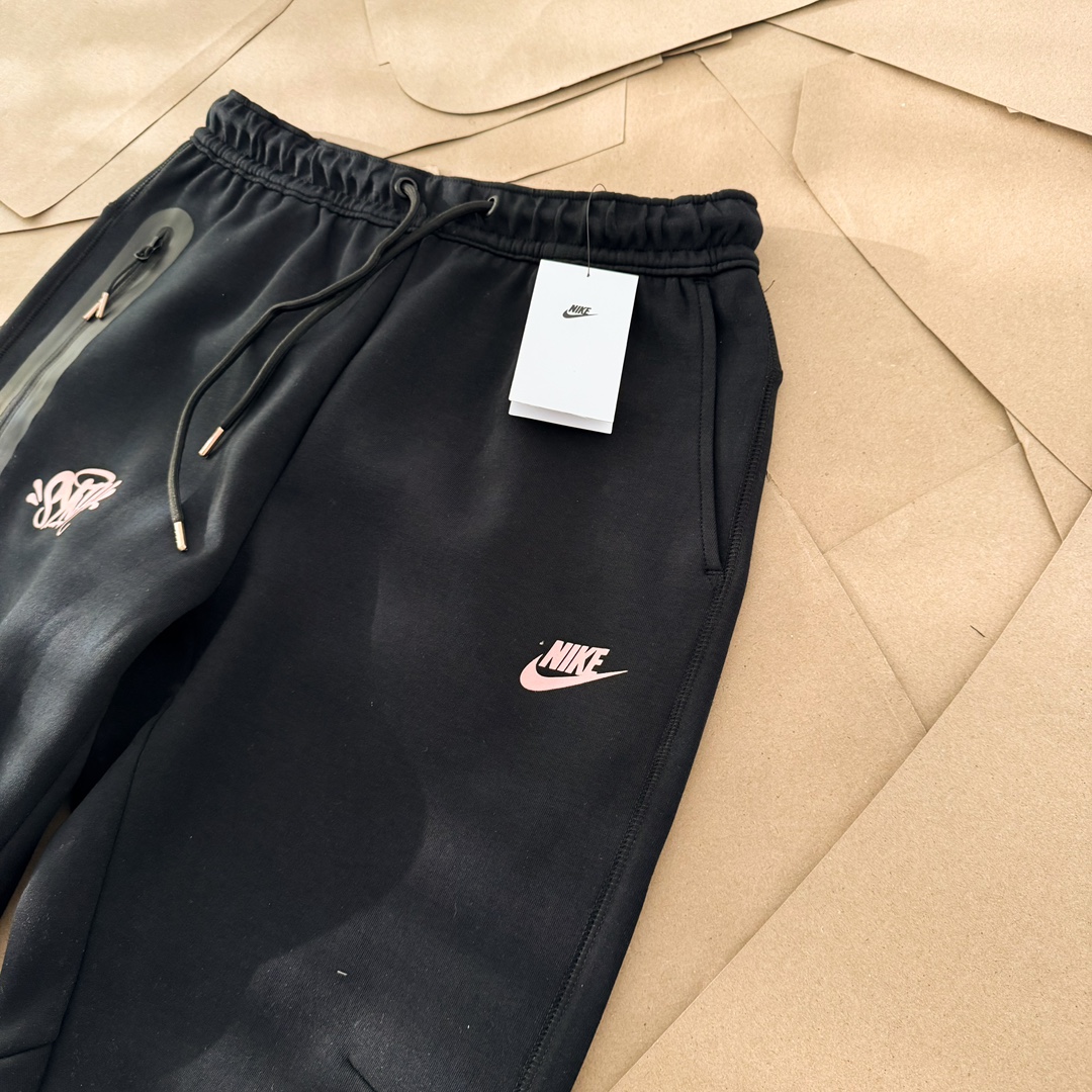 Nike x Central Cee Tech Fleece Jogger Pants "Black"（HQ3749-010）