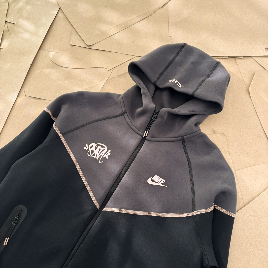 Nike x Central Cee Tech Fleece Windrunner "Black/Anthracite"（HQ3748-010）