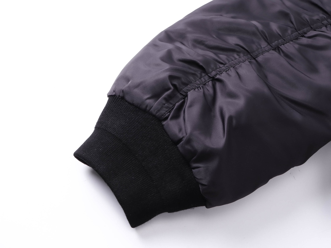 BALENCIAGA Men's Lion Club Varsity Jacket in Black（814123TRO511000）