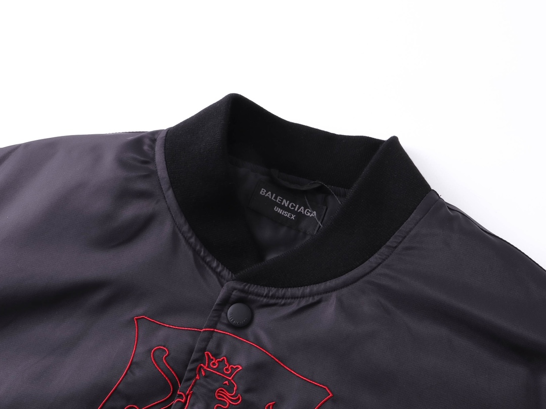 BALENCIAGA Men's Lion Club Varsity Jacket in Black（814123TRO511000）