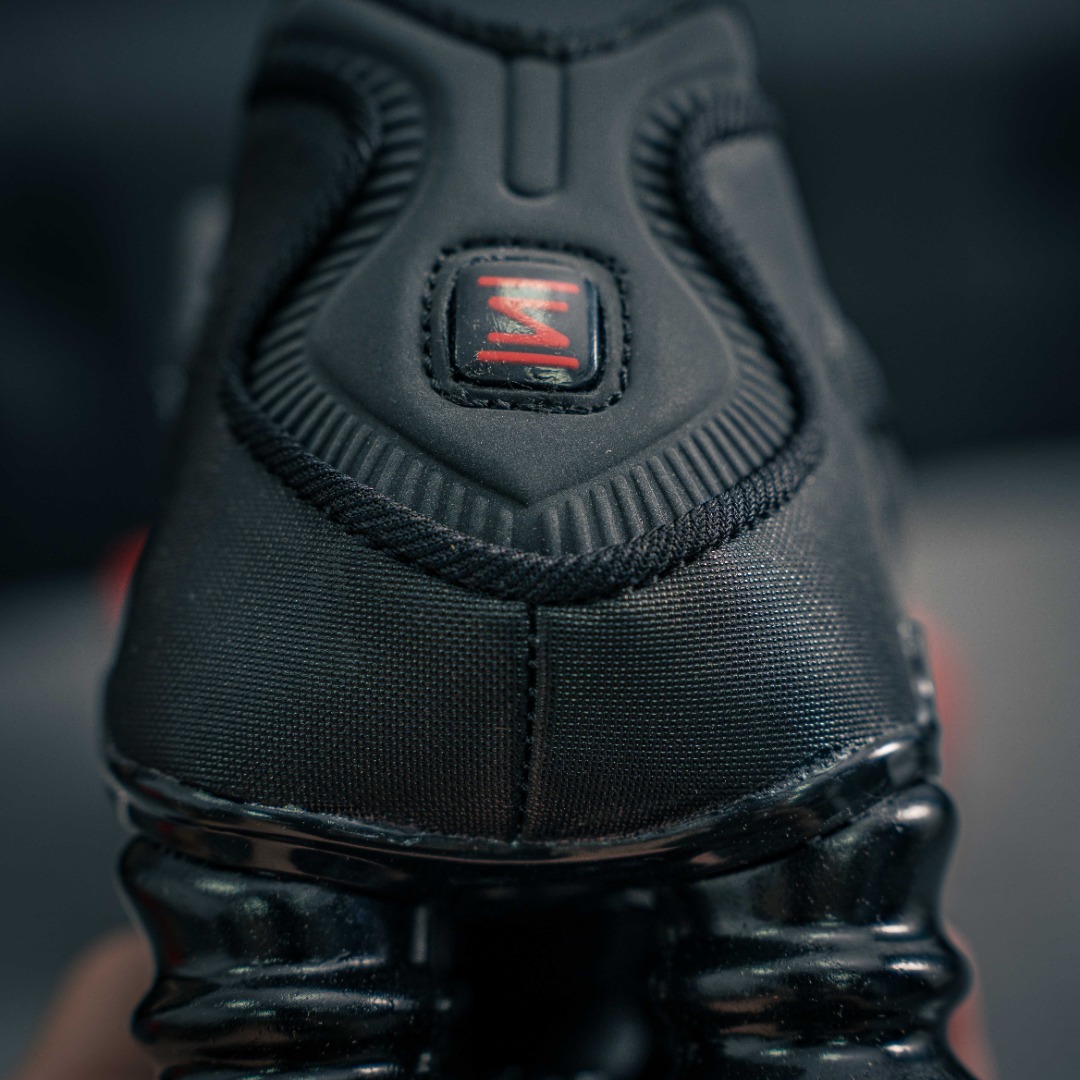 Nike Shox TL "Black/Metallic Hematite/Max Orange/Black"（AV3595-002）