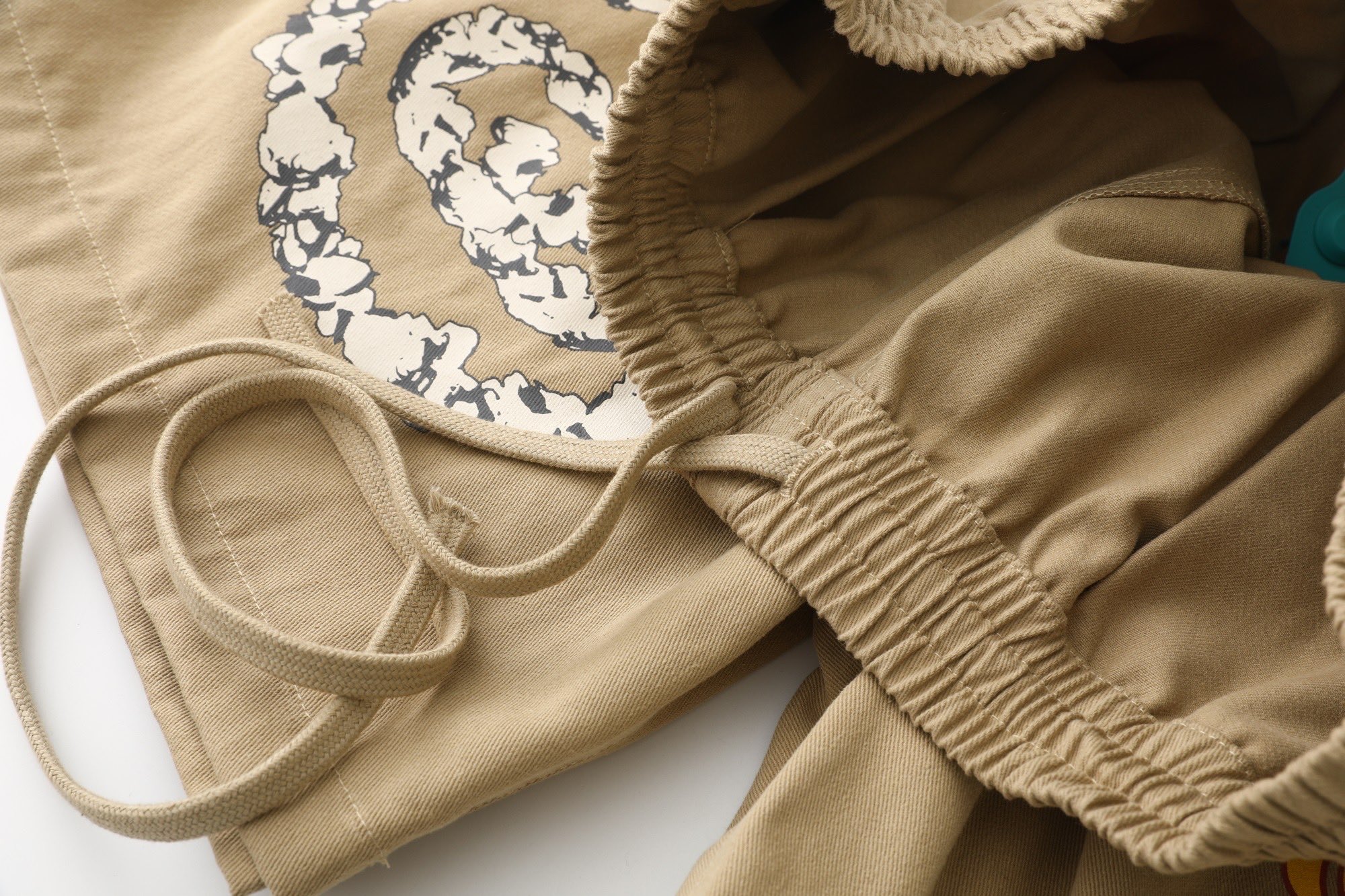 Stussy x Denim Tears Gym Short "Khaki"（312025）