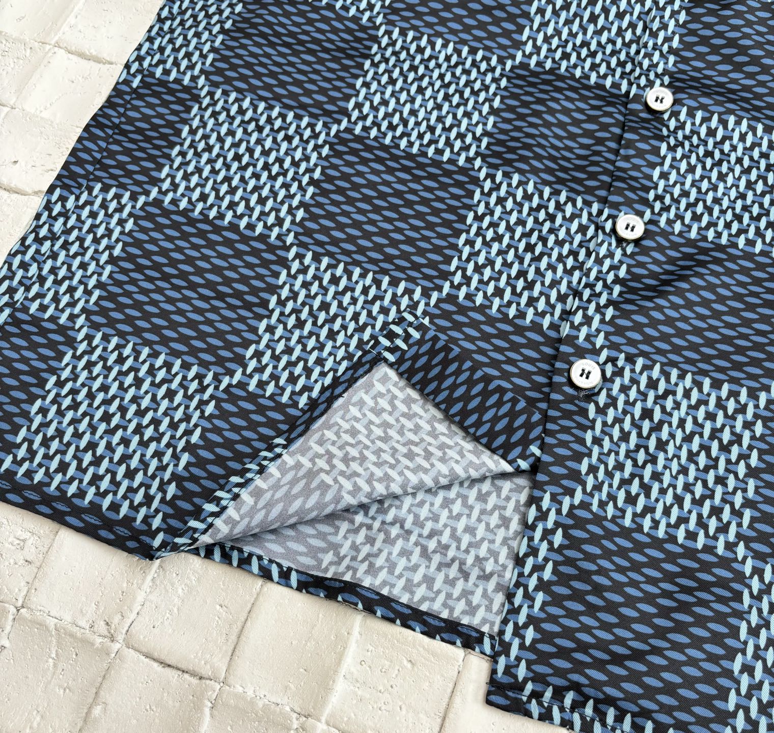 LOUIS VUITTON Damier silk shirt（1AHVXV）