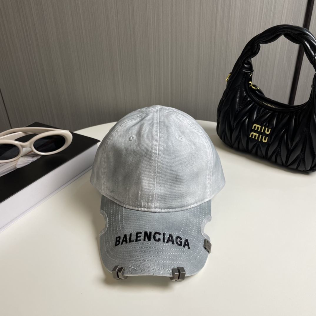Balenciaga baseball cap（766859410B29060）