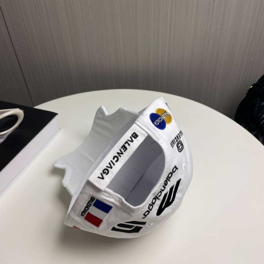 Balenciaga baseball cap（766858410B21000）