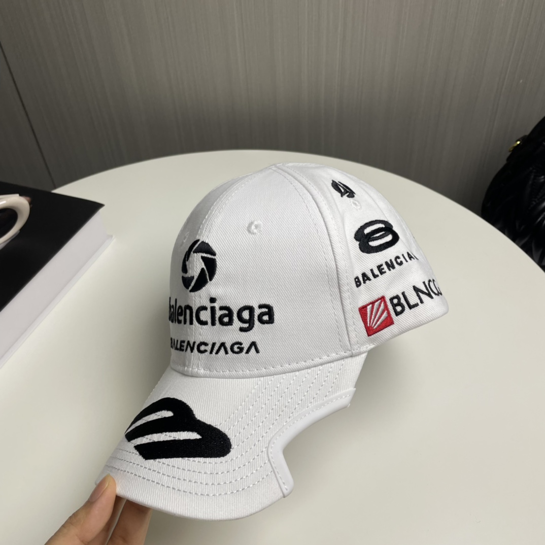 Balenciaga baseball cap（766858410B21000）
