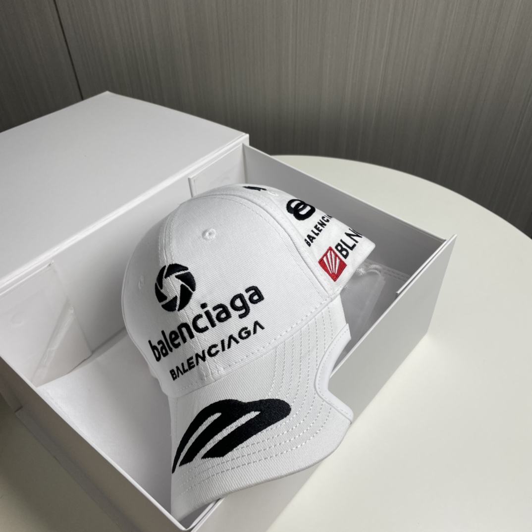 Balenciaga baseball cap（766858410B21000）