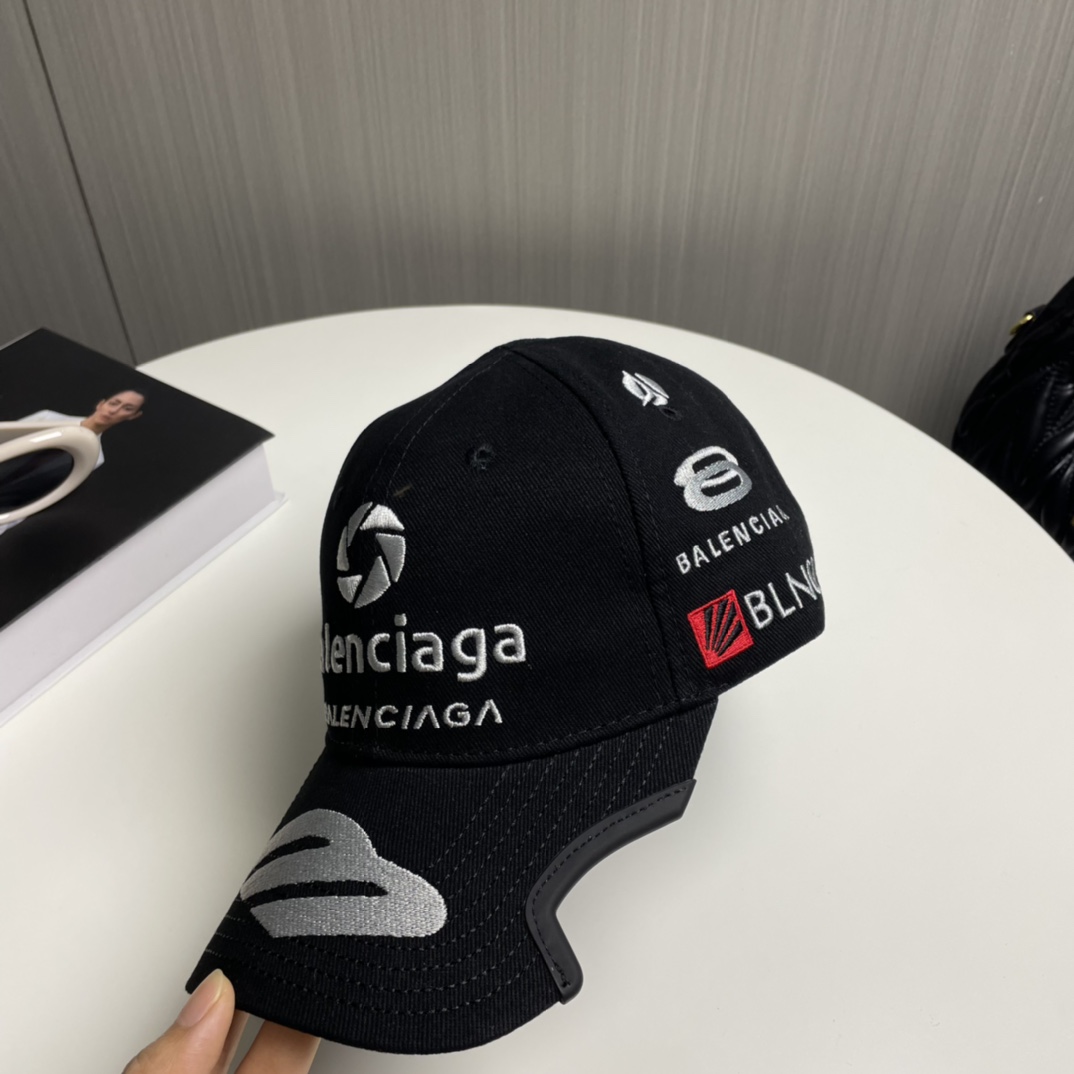 Balenciaga baseball cap（766858410B21000）