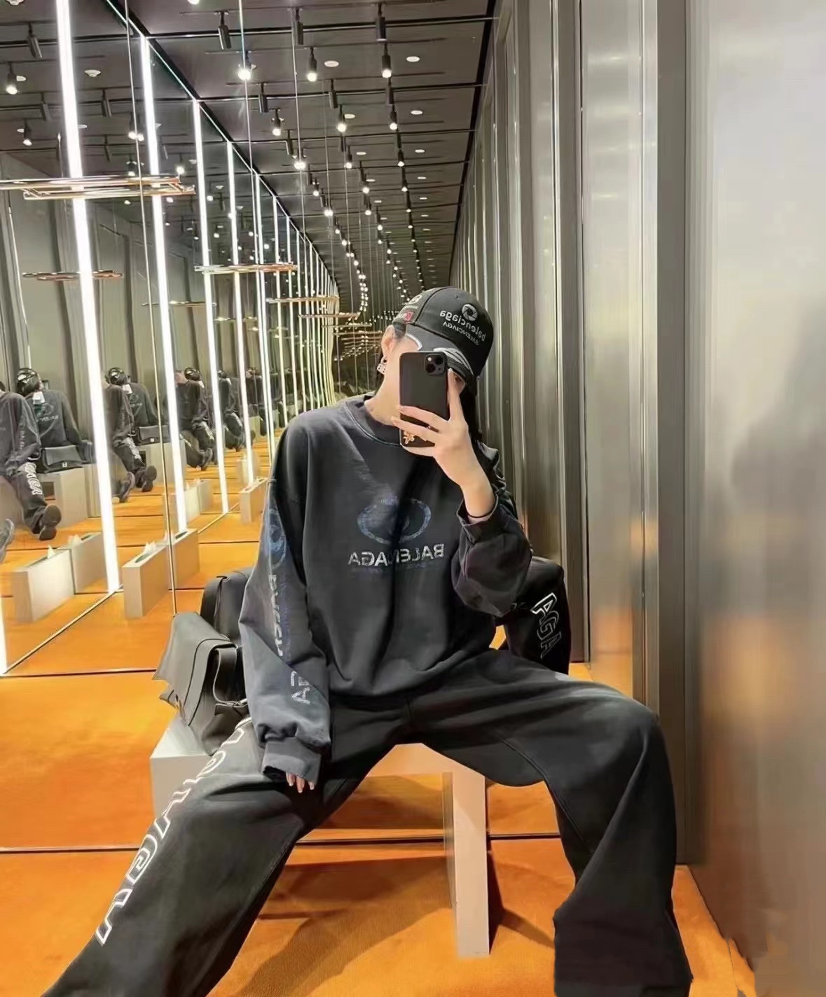 Balenciaga baseball cap（766858410B21000）