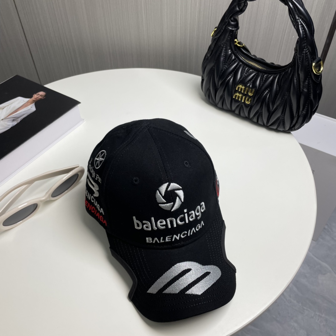 Balenciaga baseball cap（766858410B21000）
