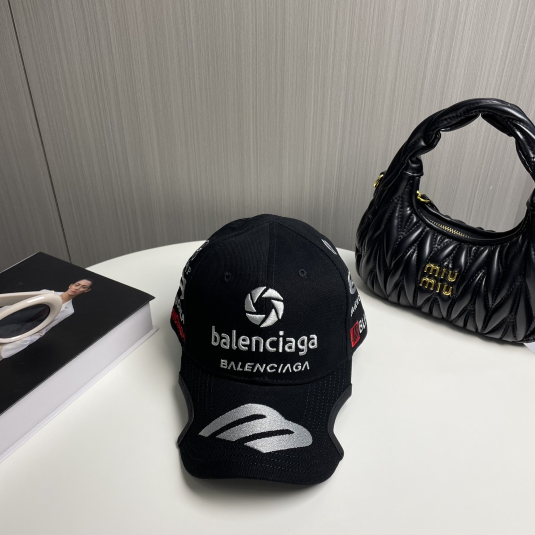 Balenciaga baseball cap（766858410B21000）