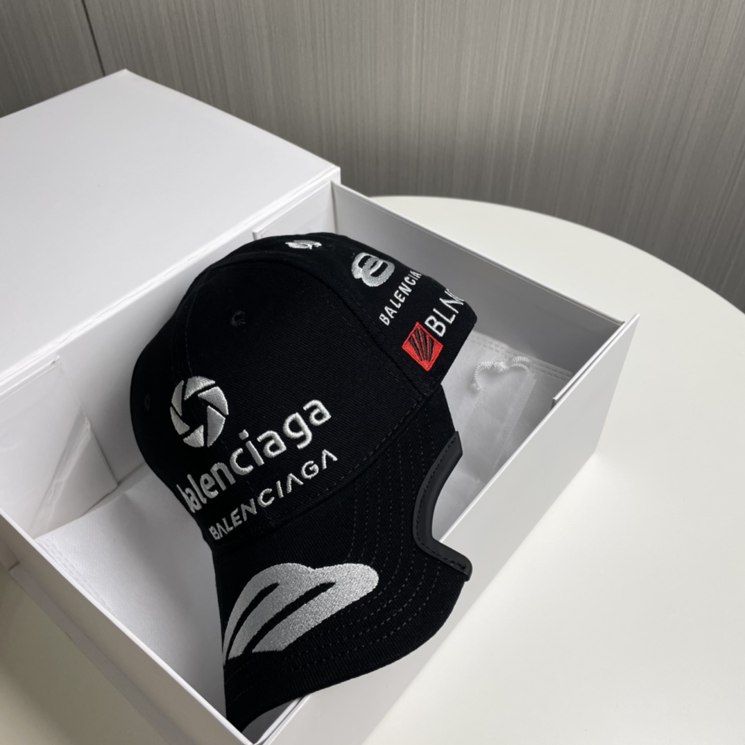 Balenciaga baseball cap（766858410B21000）