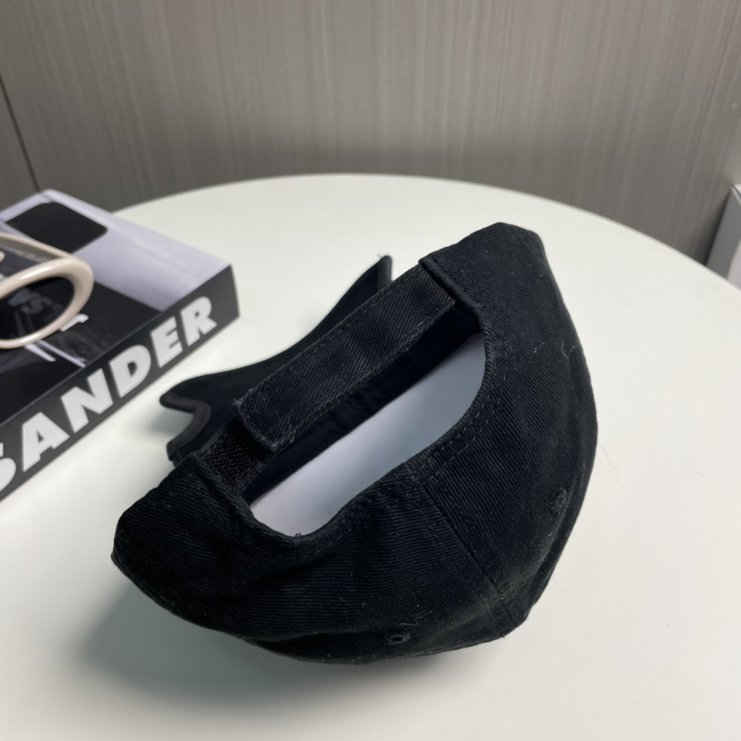 Balenciaga baseball cap（787081410B21000）