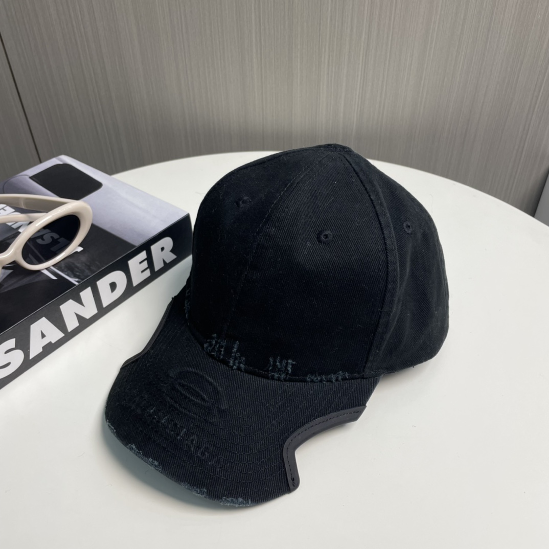 Balenciaga baseball cap（787081410B21000）