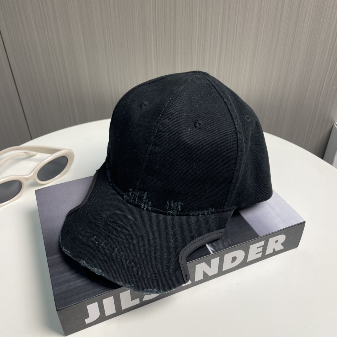 Balenciaga baseball cap（787081410B21000）