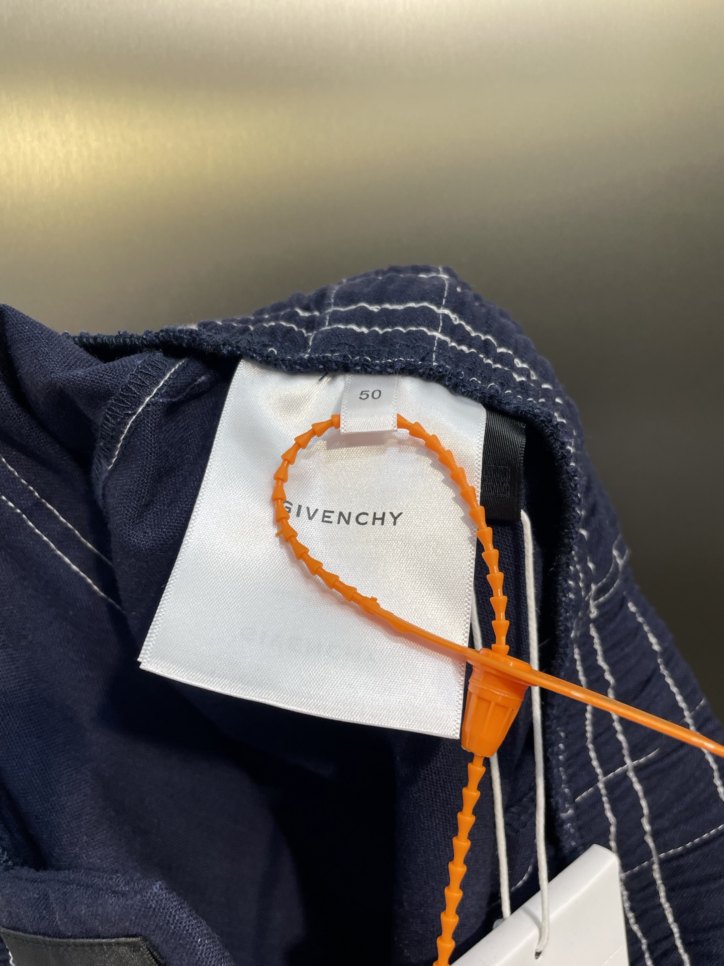 Givenchy linen Bermuda shorts（P00937096）