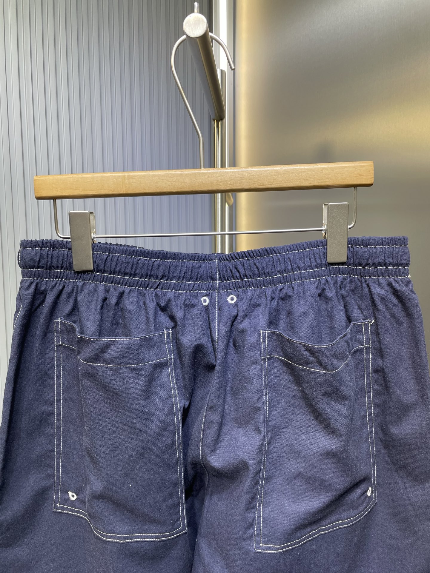 Givenchy linen Bermuda shorts（P00937096）