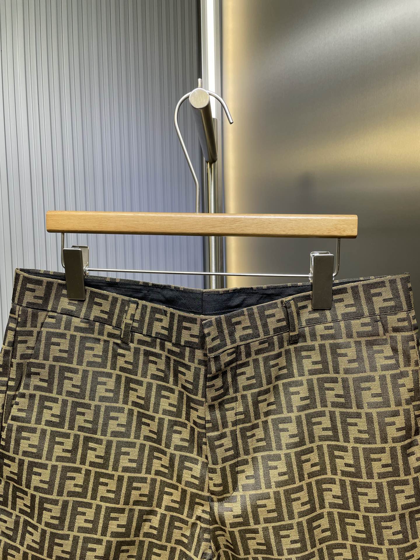 FENDI Men's Bermudas FF Jacquard Fabric Pants "Brown" (FB0521A6WJF1440）