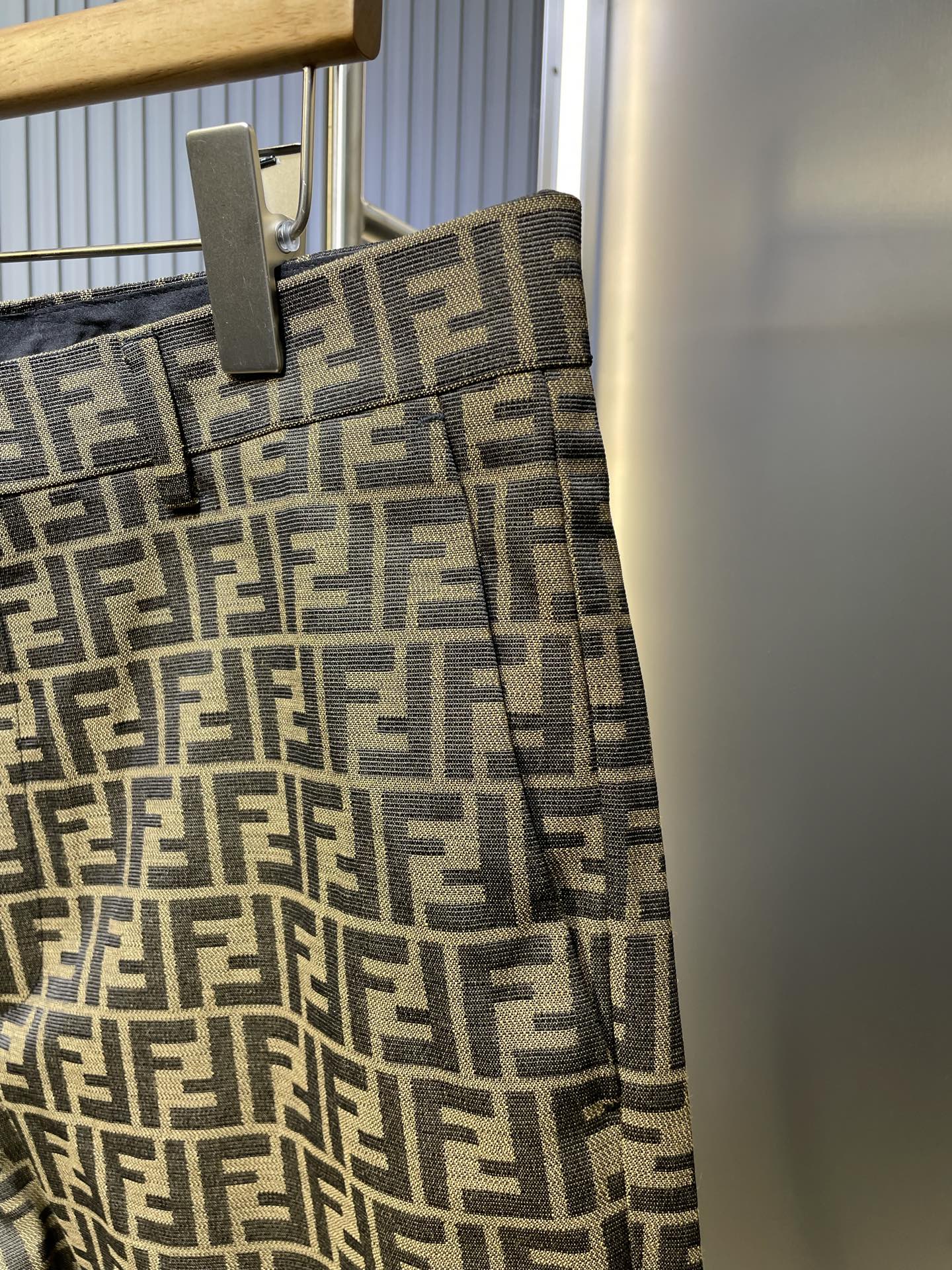FENDI Men's Bermudas FF Jacquard Fabric Pants "Brown" (FB0521A6WJF1440）