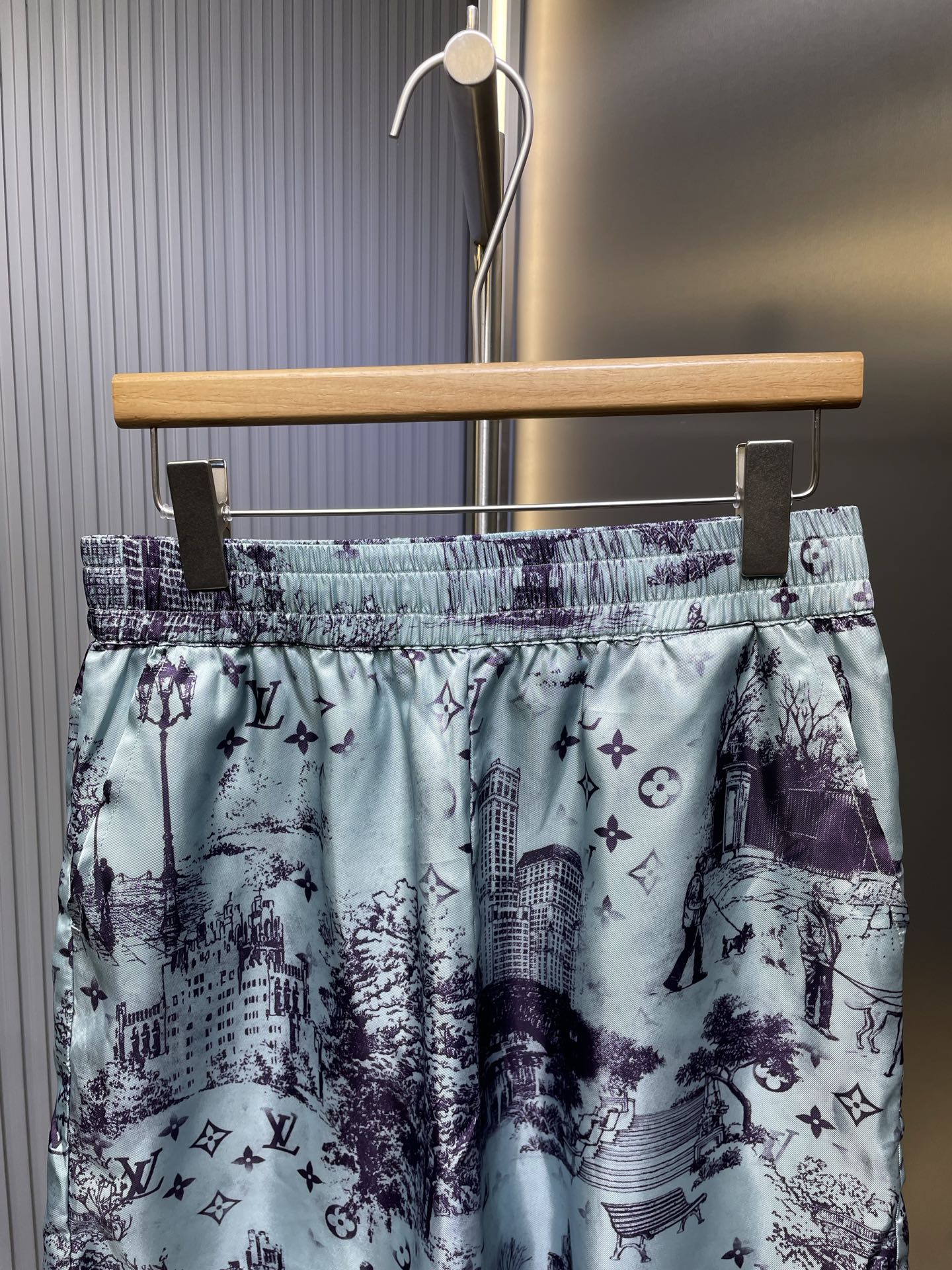 Louis Vuitton Shorts (1AGJKJ）
